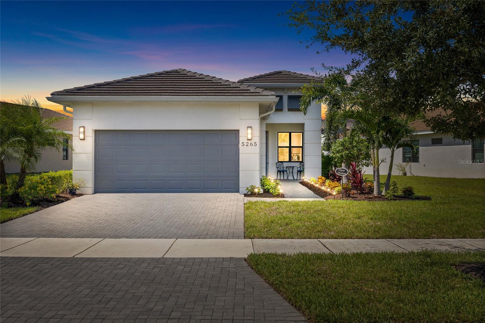 5265 BARNETT CIR Property Photo 1