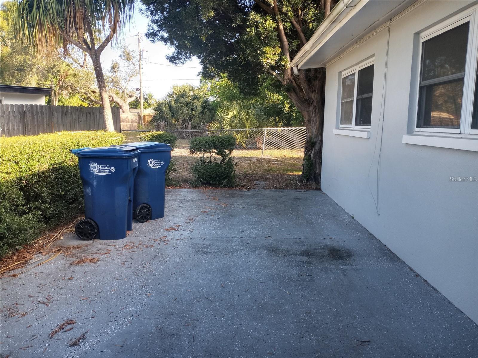 6519 Case Ave Property Photo 4