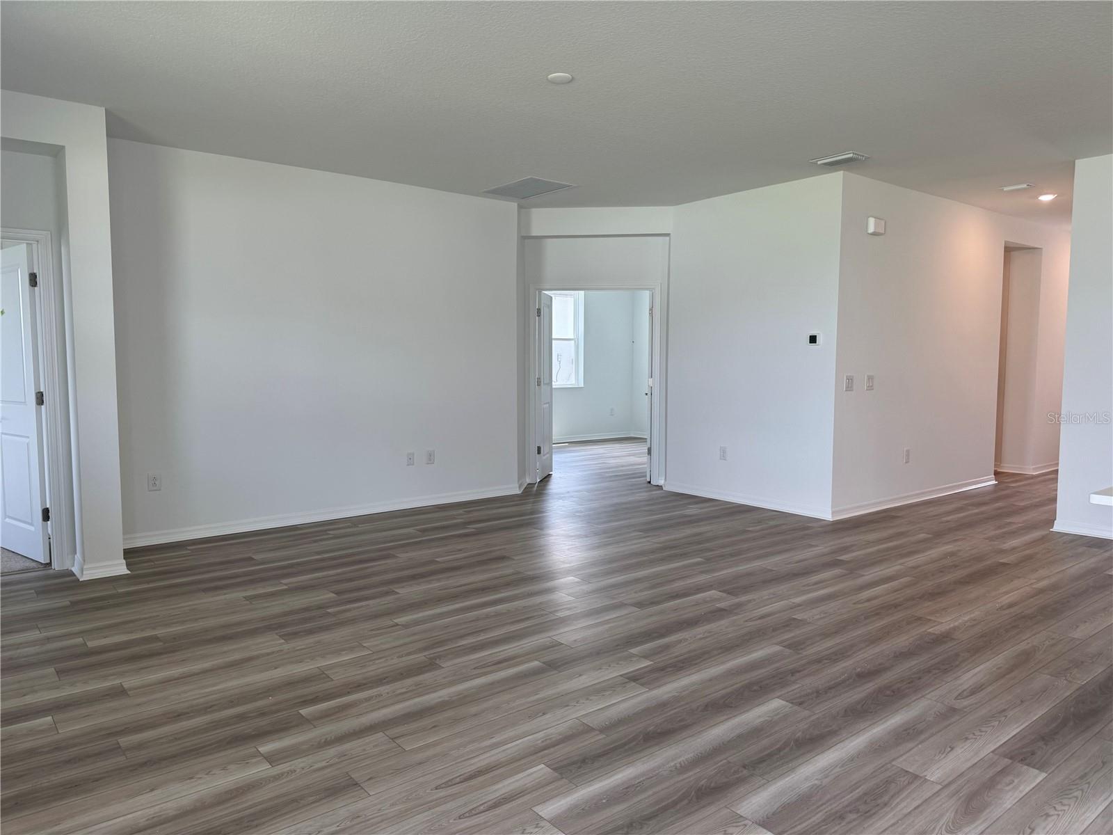 8708 Canard Cv Property Photo 6