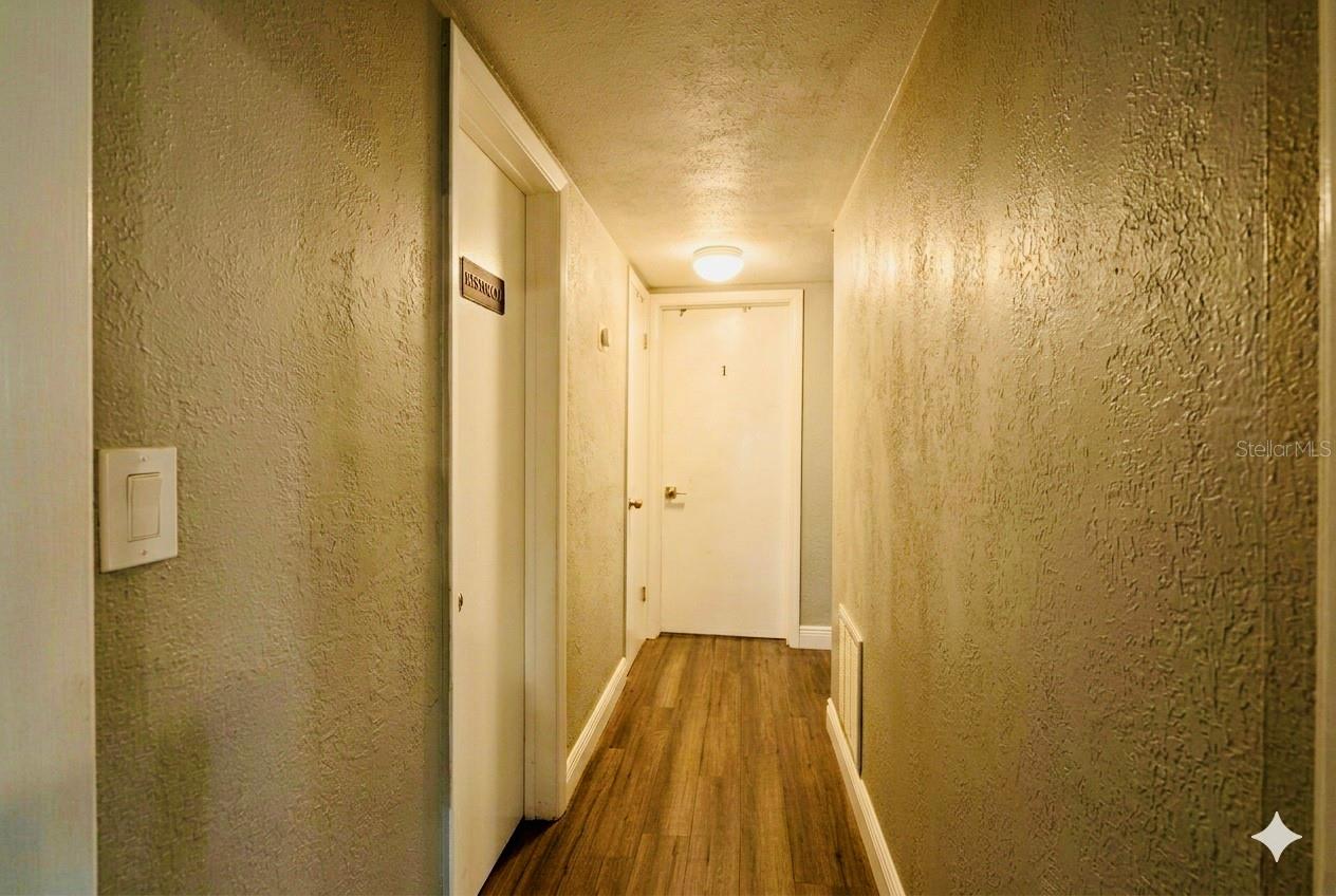 302 Forest Ave Property Photo 24