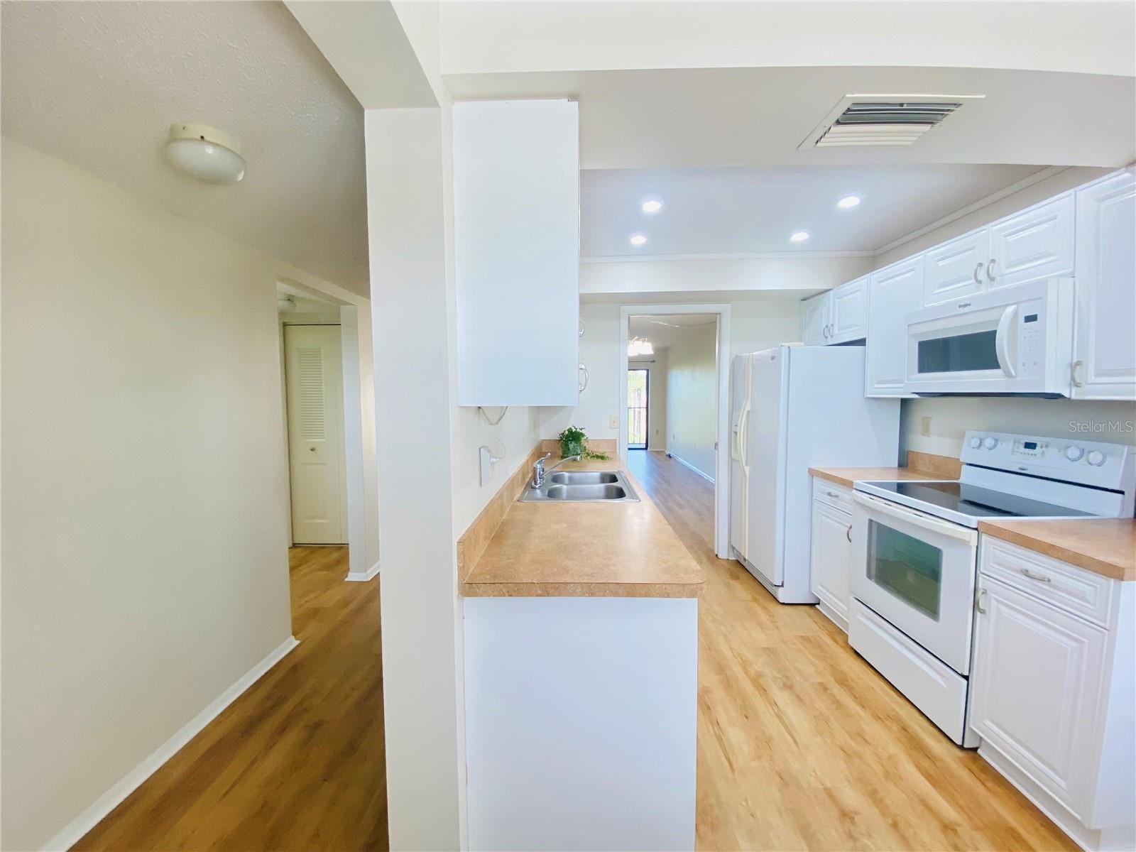 505 30th Ave W #e406 Property Photo 4