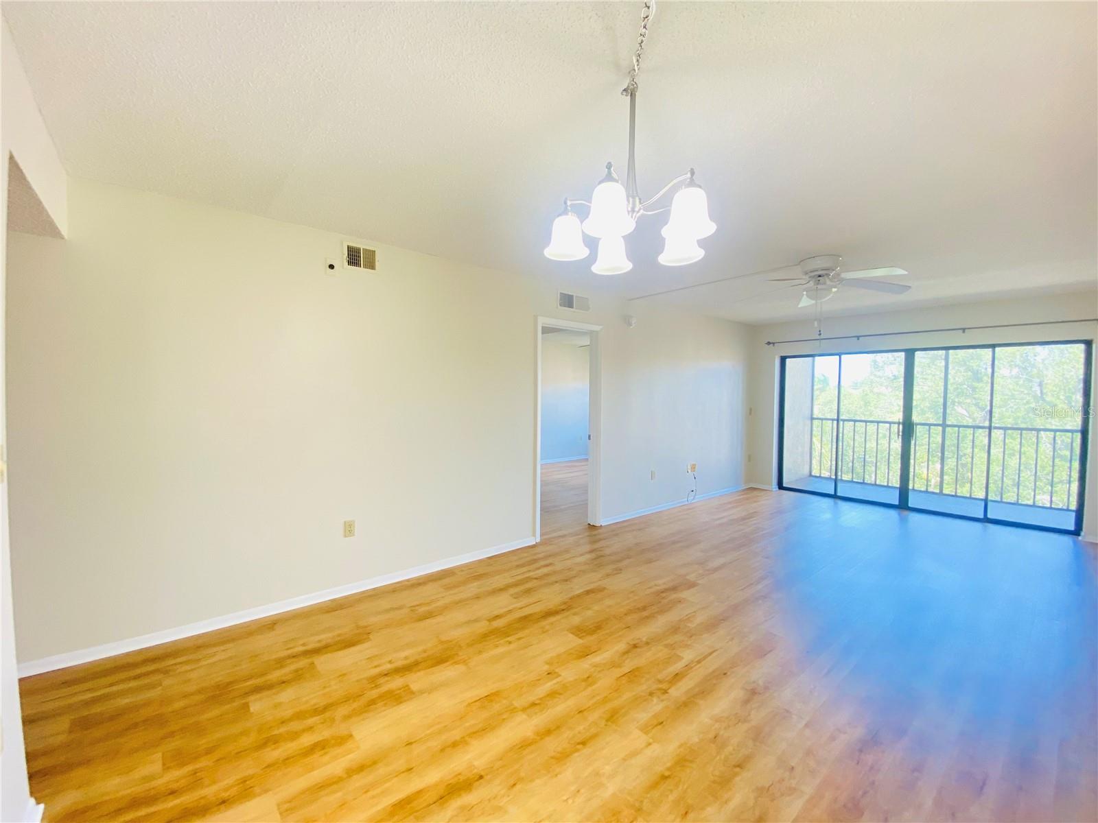 505 30th Ave W #e406 Property Photo 8