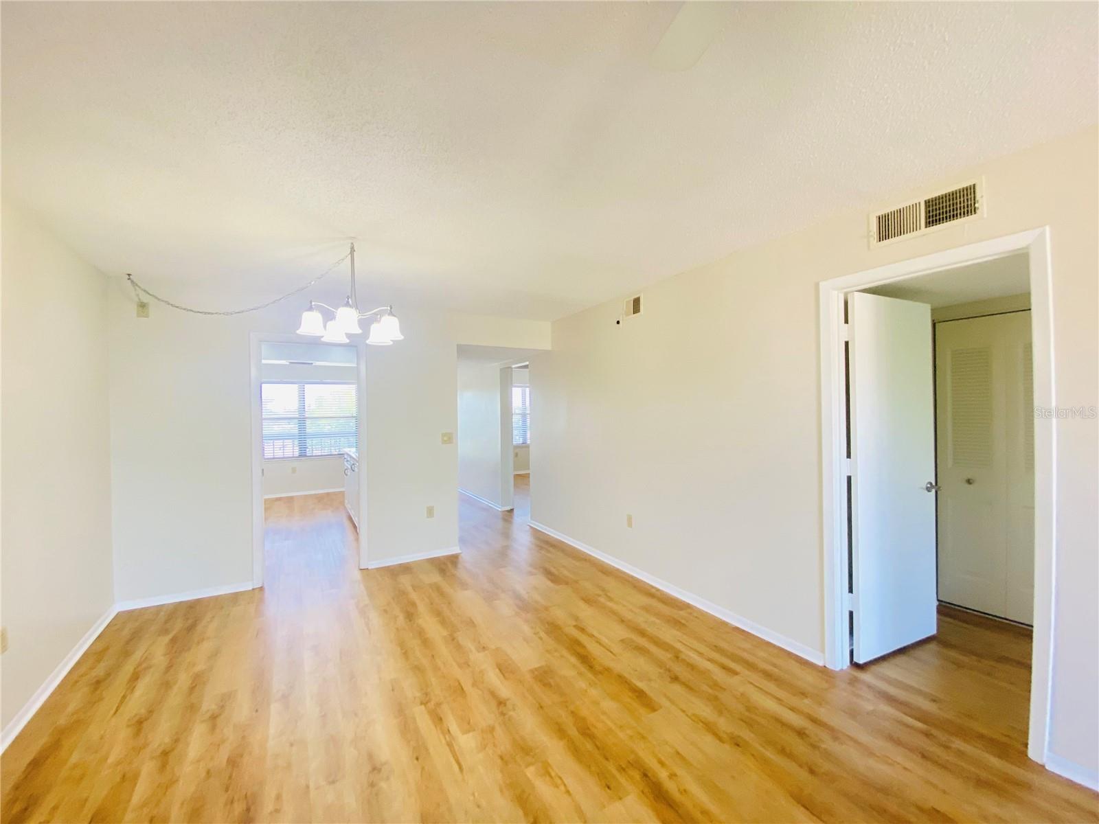 505 30th Ave W #e406 Property Photo 14