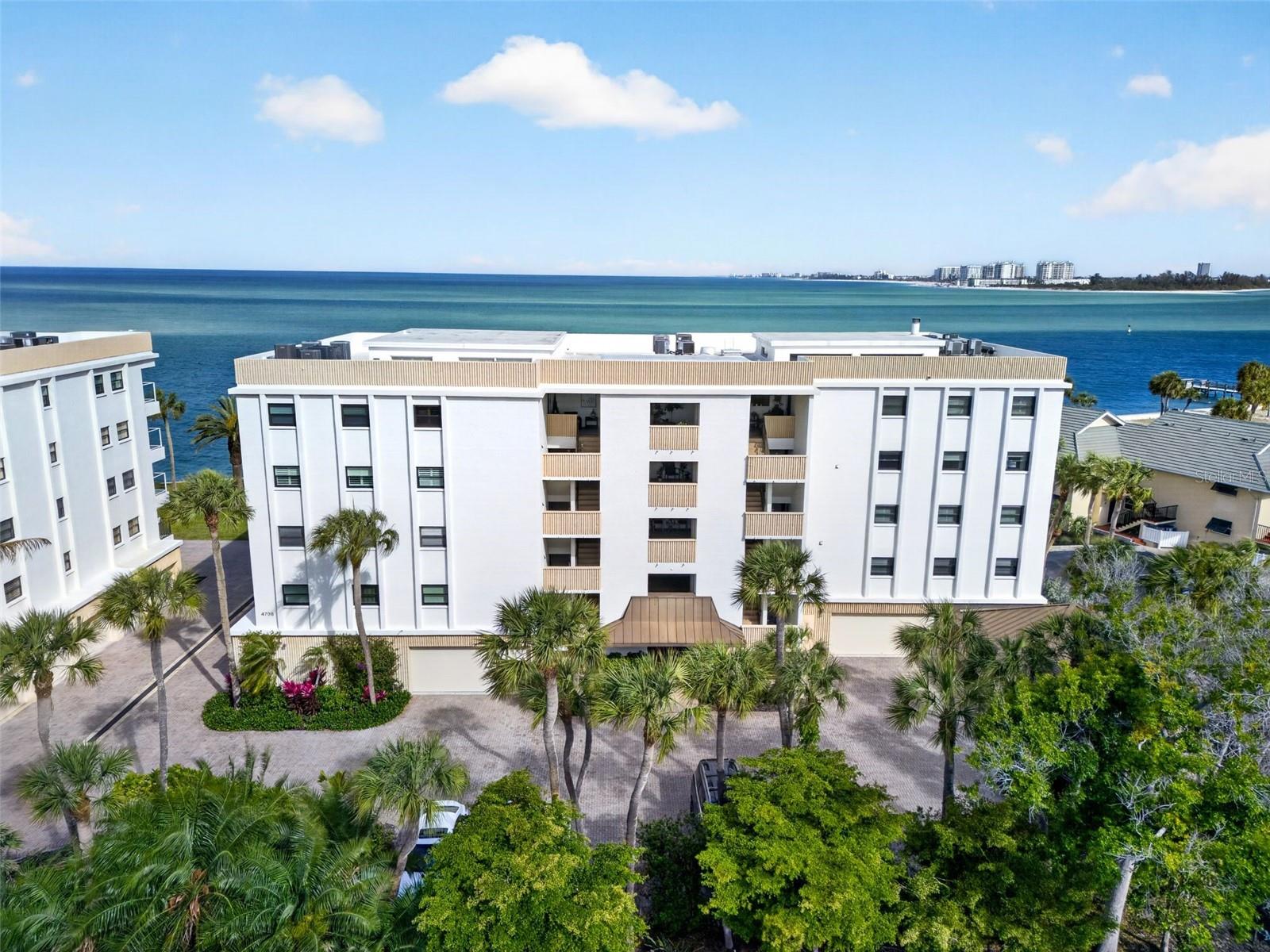 4708 OCEAN BLVD #E4 Property Photo 1