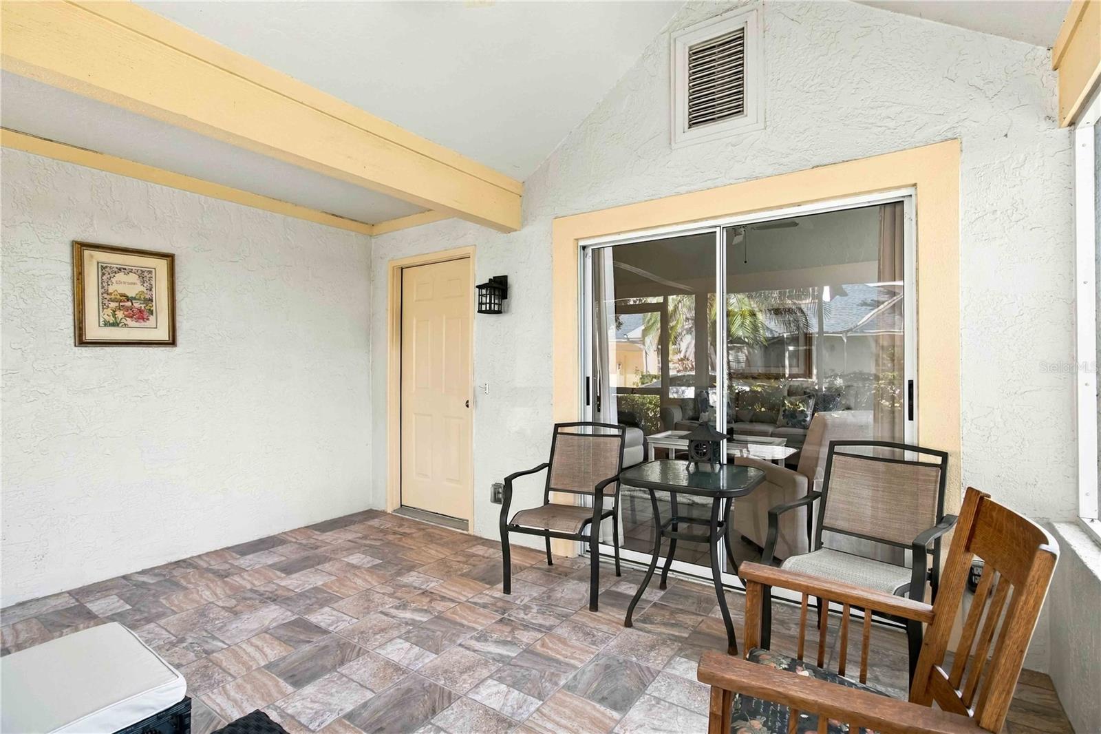 4536 Whirlaway Dr Property Photo 4