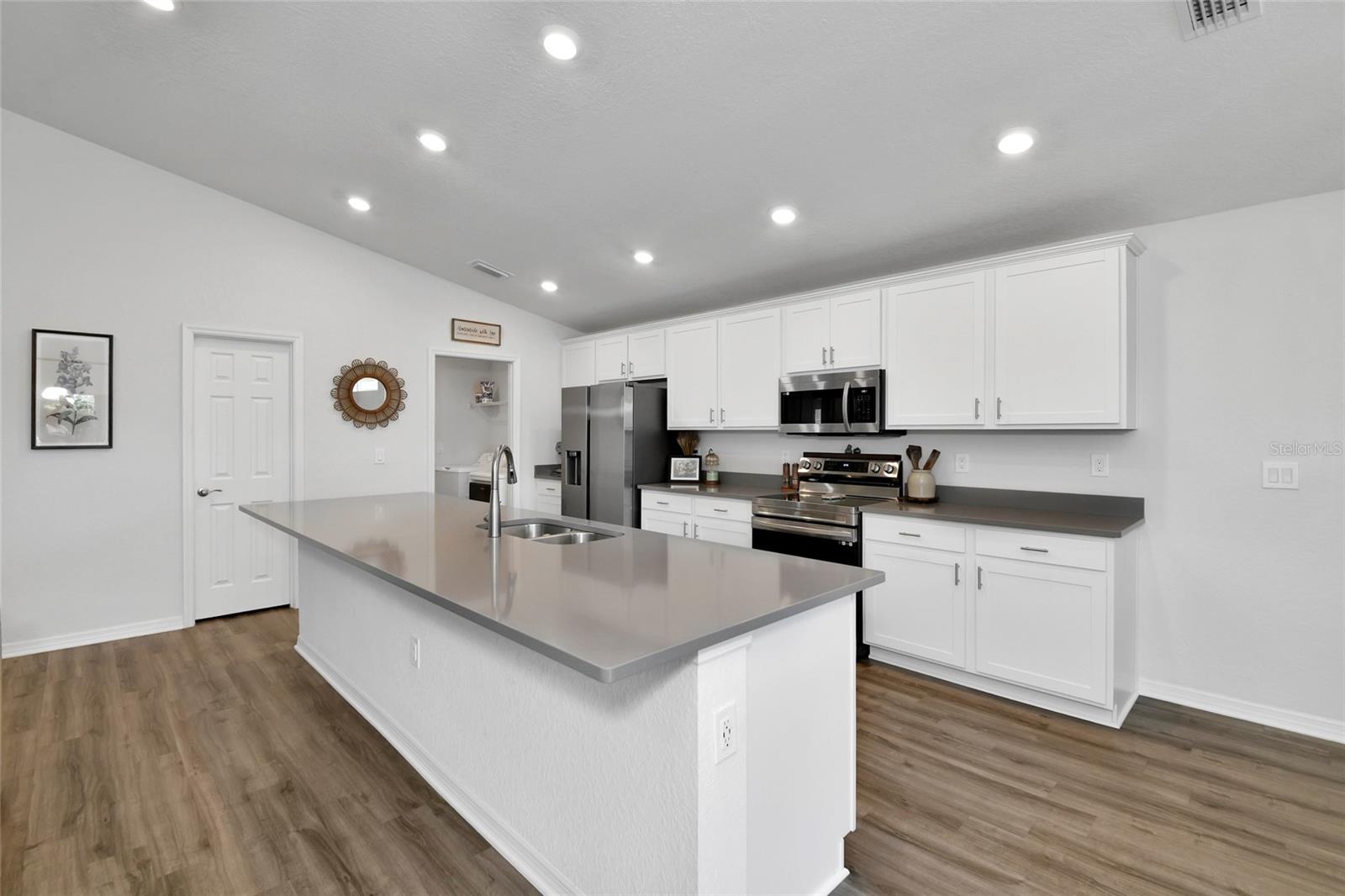 6528 166th Pl E Property Photo 5