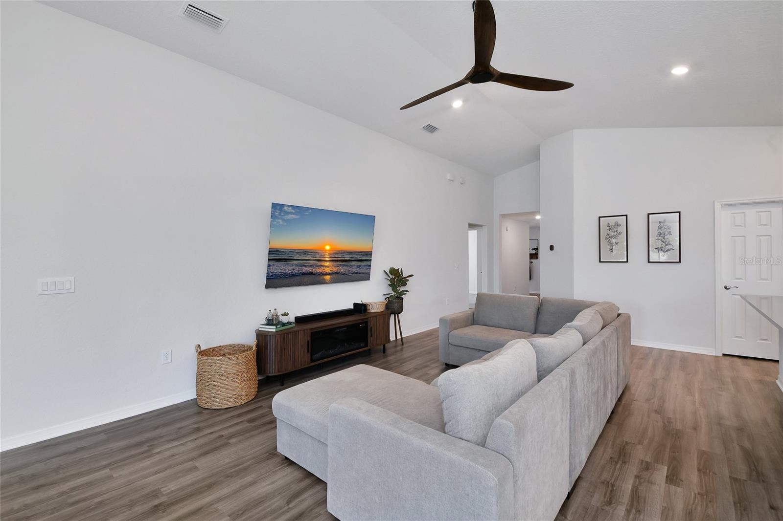 6528 166th Pl E Property Photo 10