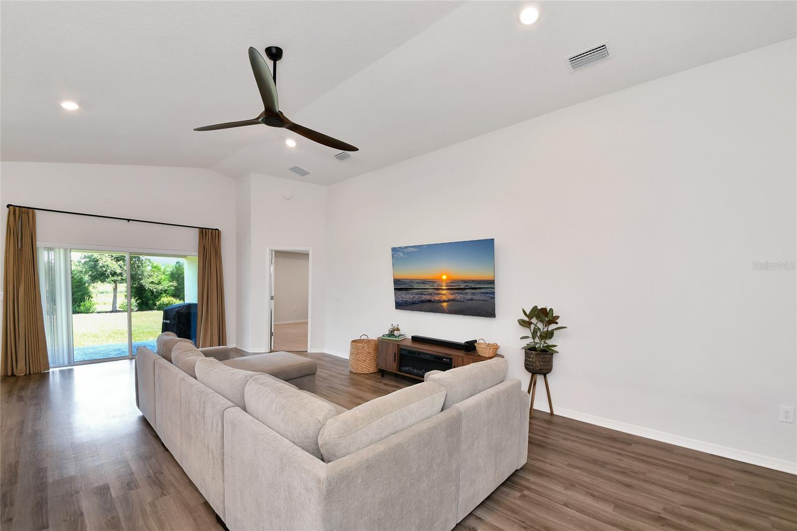 6528 166th Pl E Property Photo 12