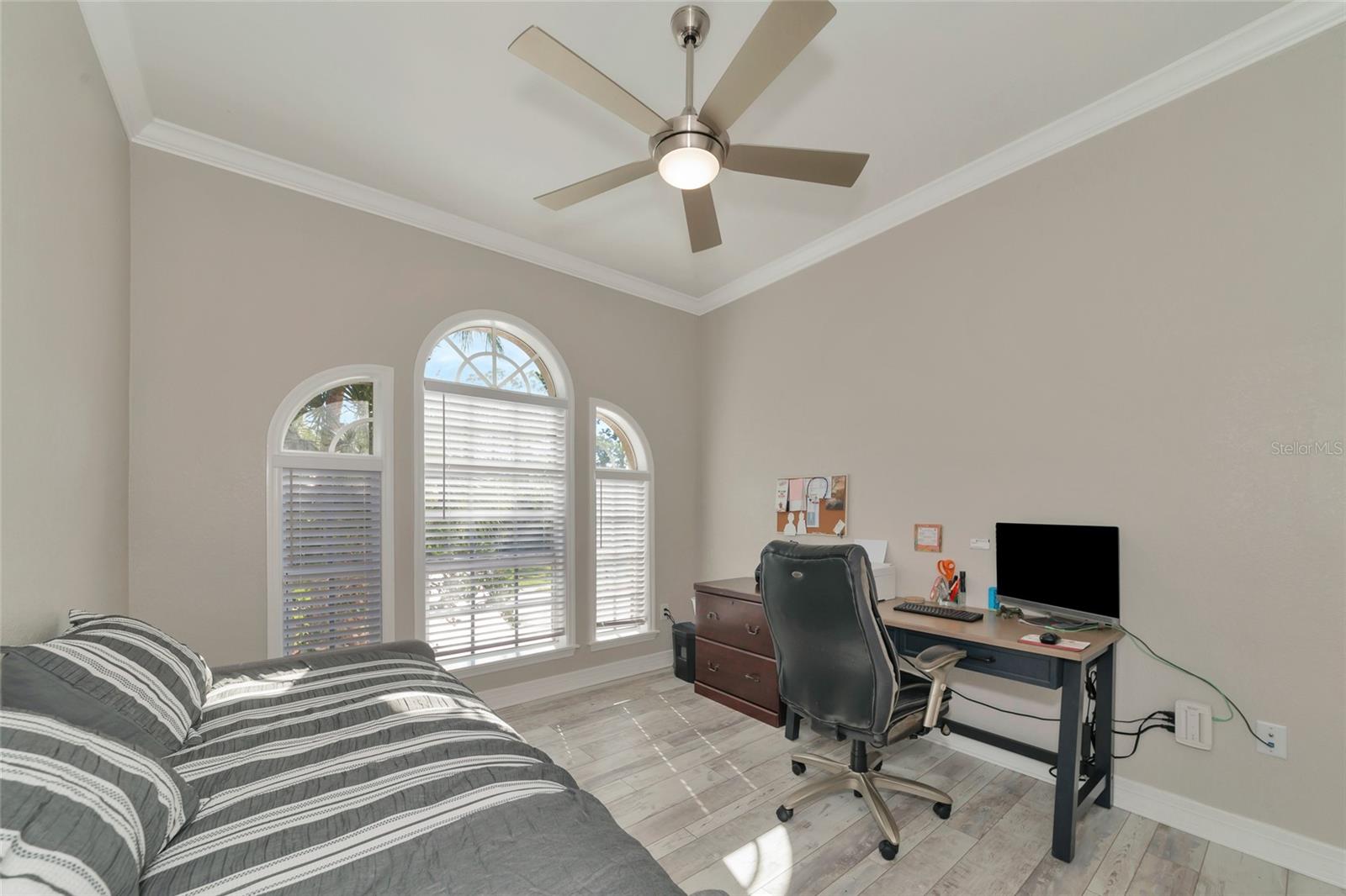 1101 Kings Way Dr Property Photo 25