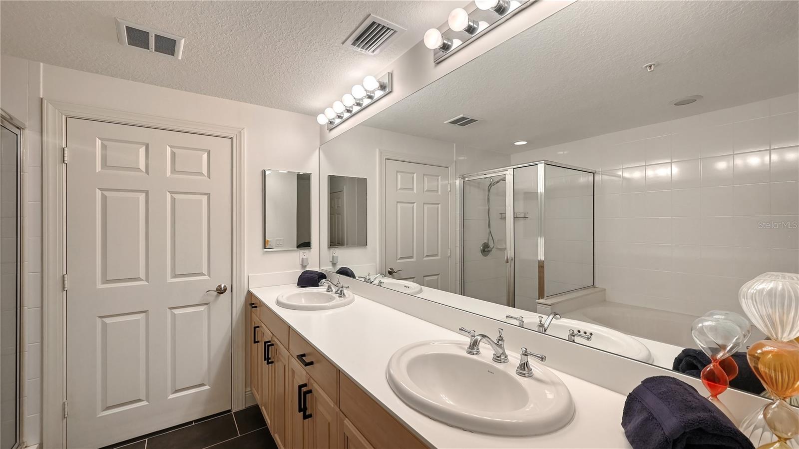 800 N Tamiami Trl #321 Property Photo 28