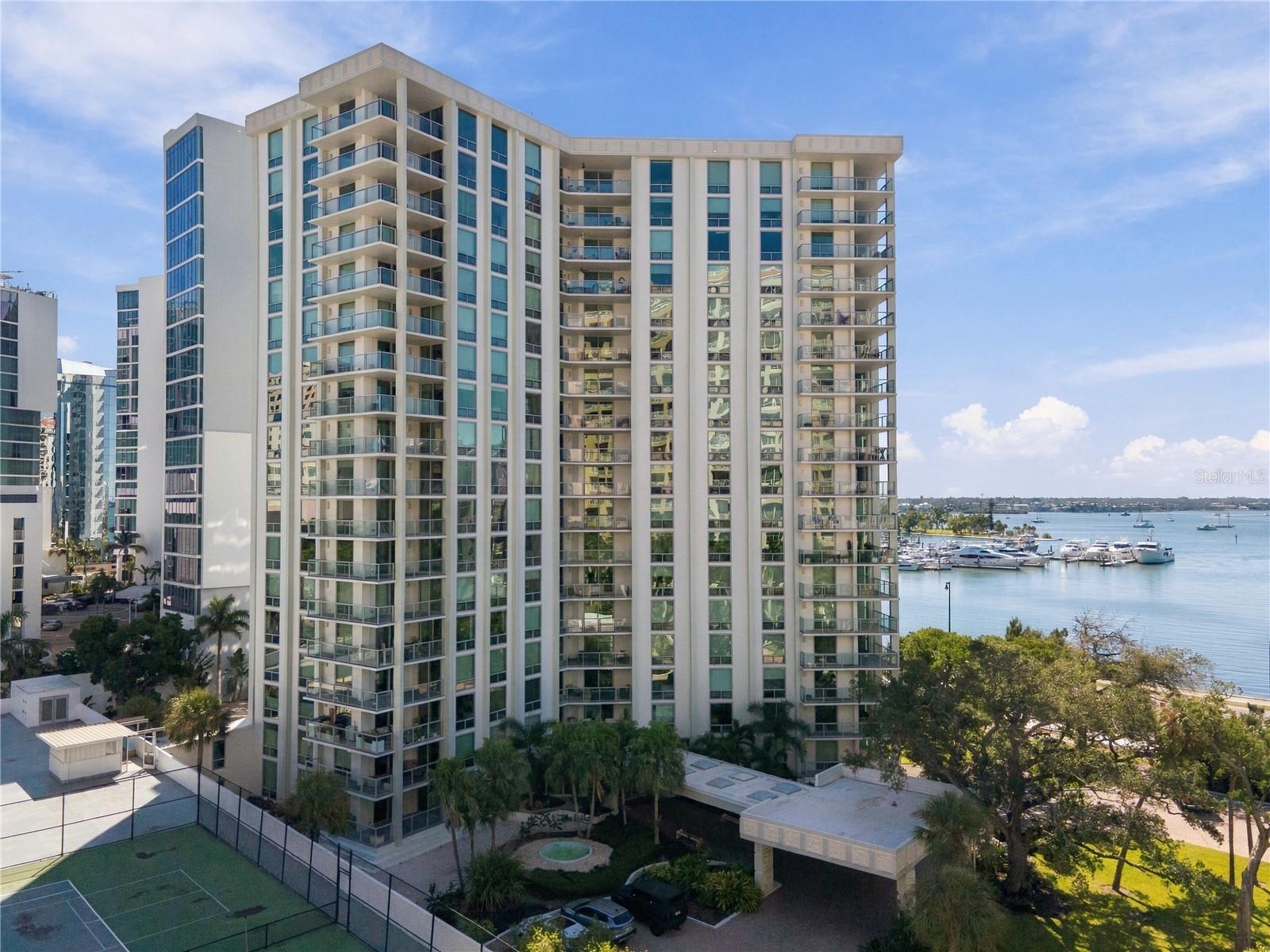 1111 N Gulfstream Ave #3d Property Photo 1