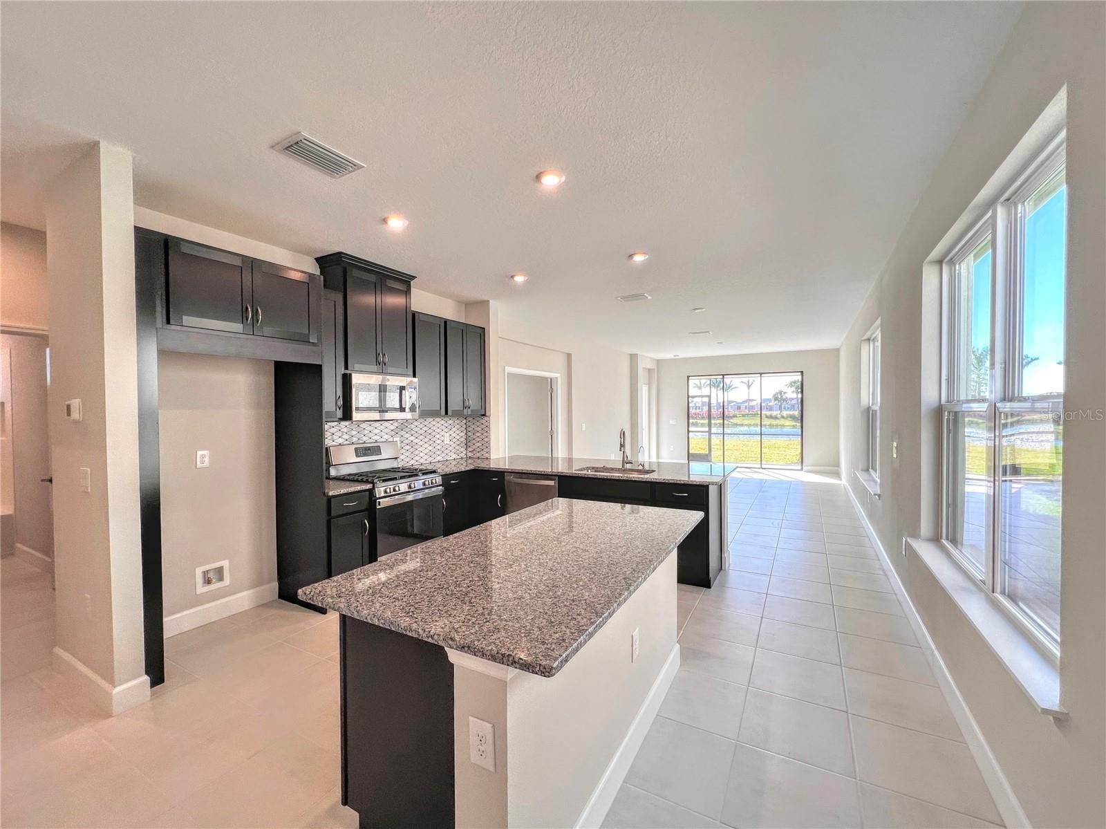 10125 Milky Way Cir Property Photo 4