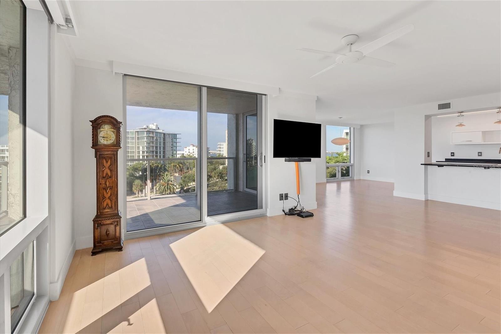 1111 N Gulfstream Ave #6a Property Photo 5