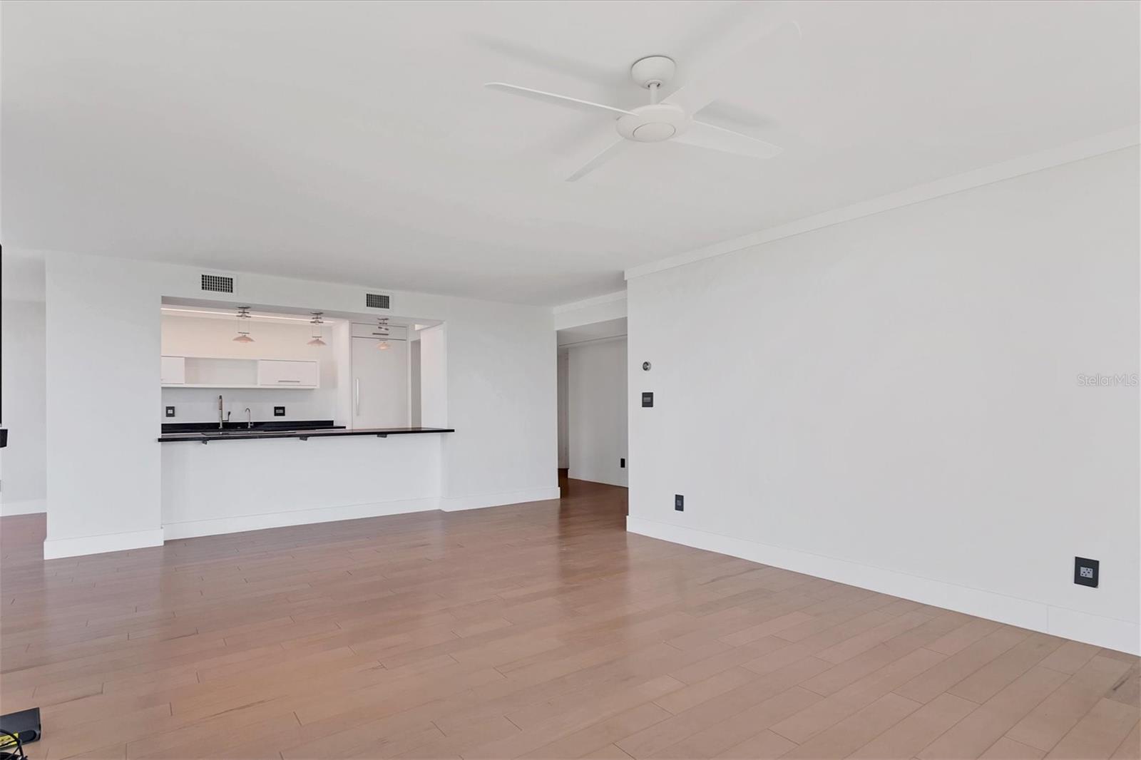 1111 N Gulfstream Ave #6a Property Photo 6