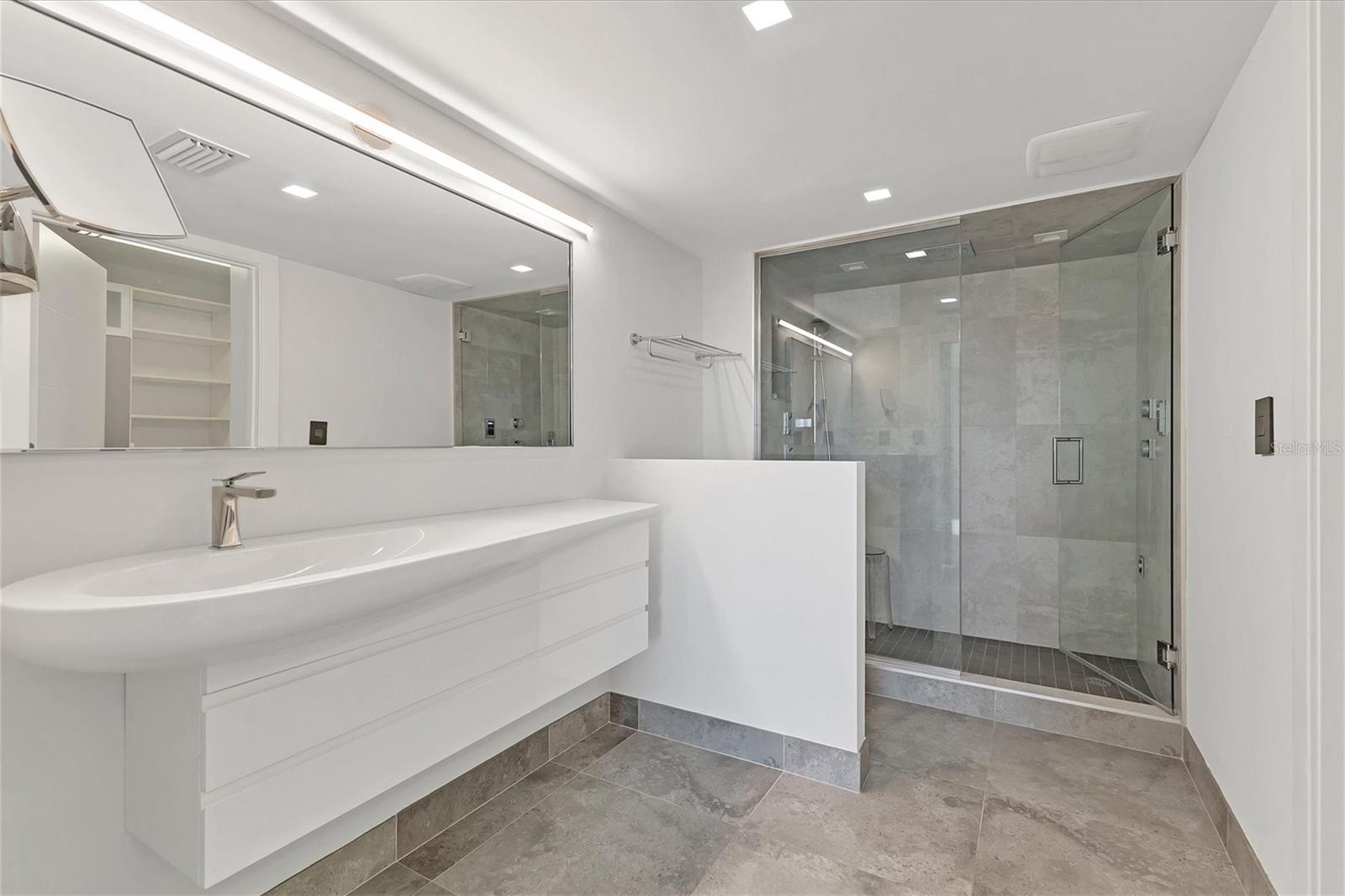 1111 N Gulfstream Ave #6a Property Photo 19