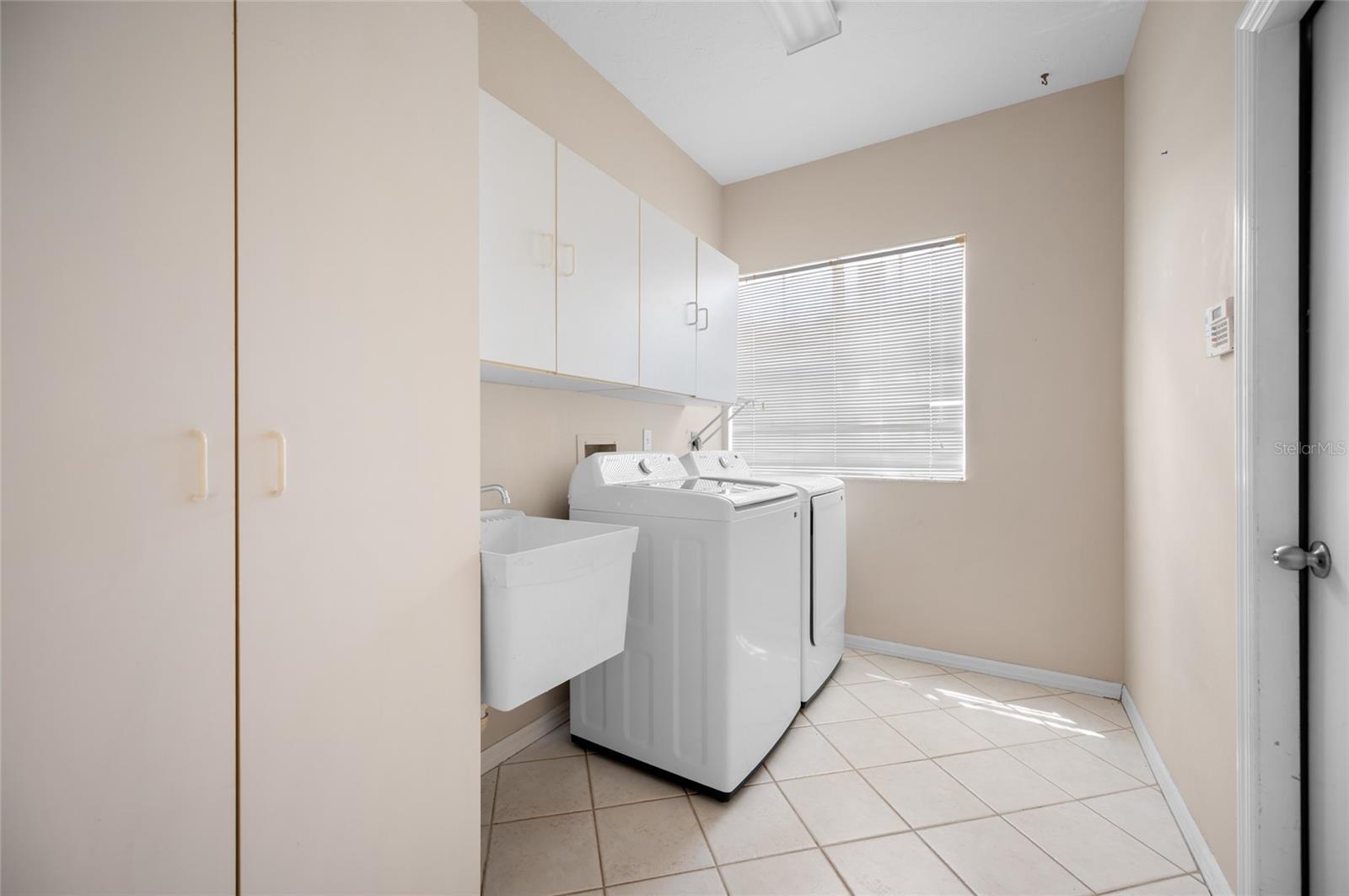 5449 Downham Mdws Property Photo 23