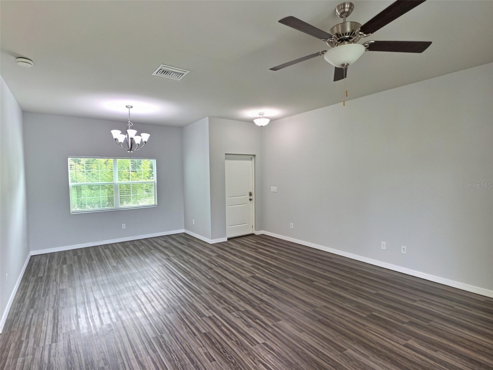3685 Trenton Ln Property Photo 4