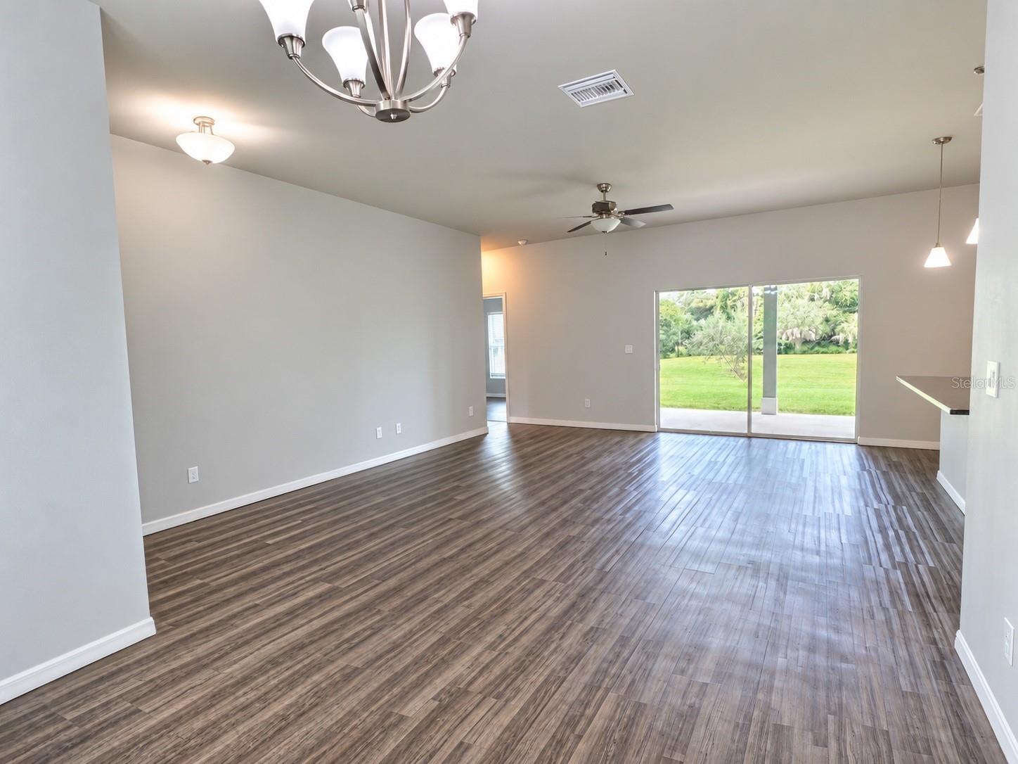 3685 Trenton Ln Property Photo 5