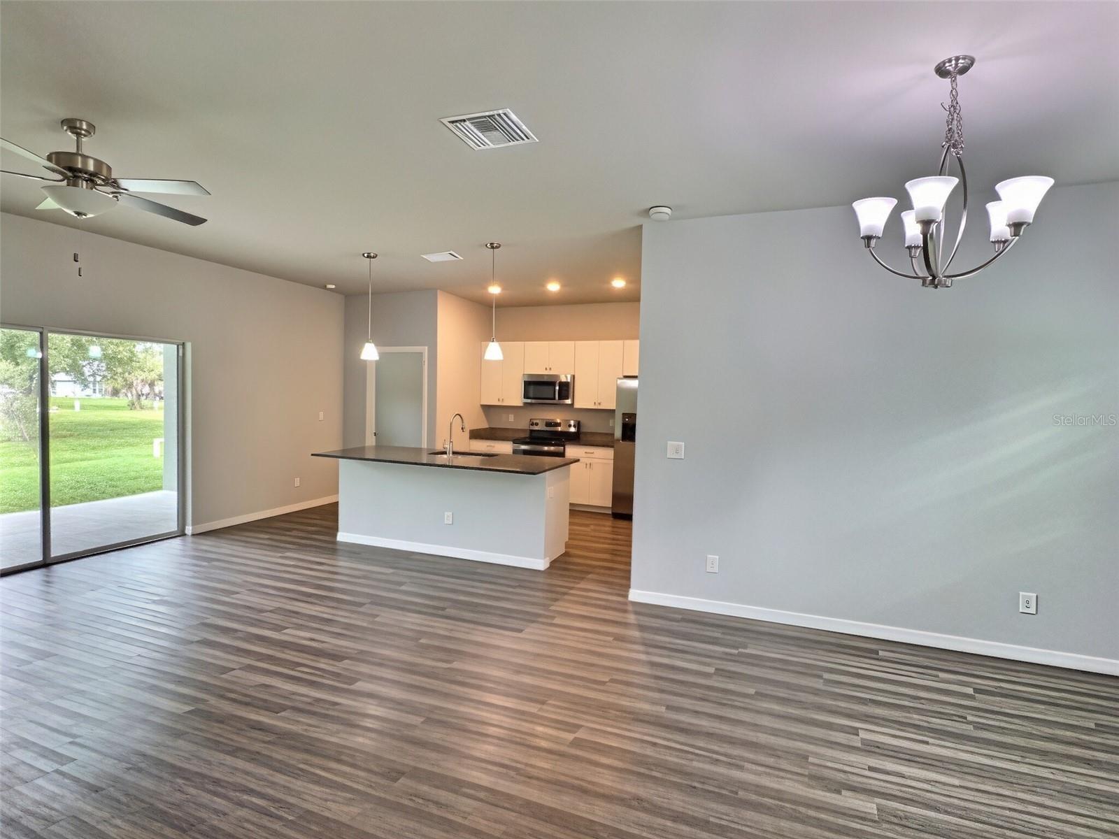 3685 Trenton Ln Property Photo 6