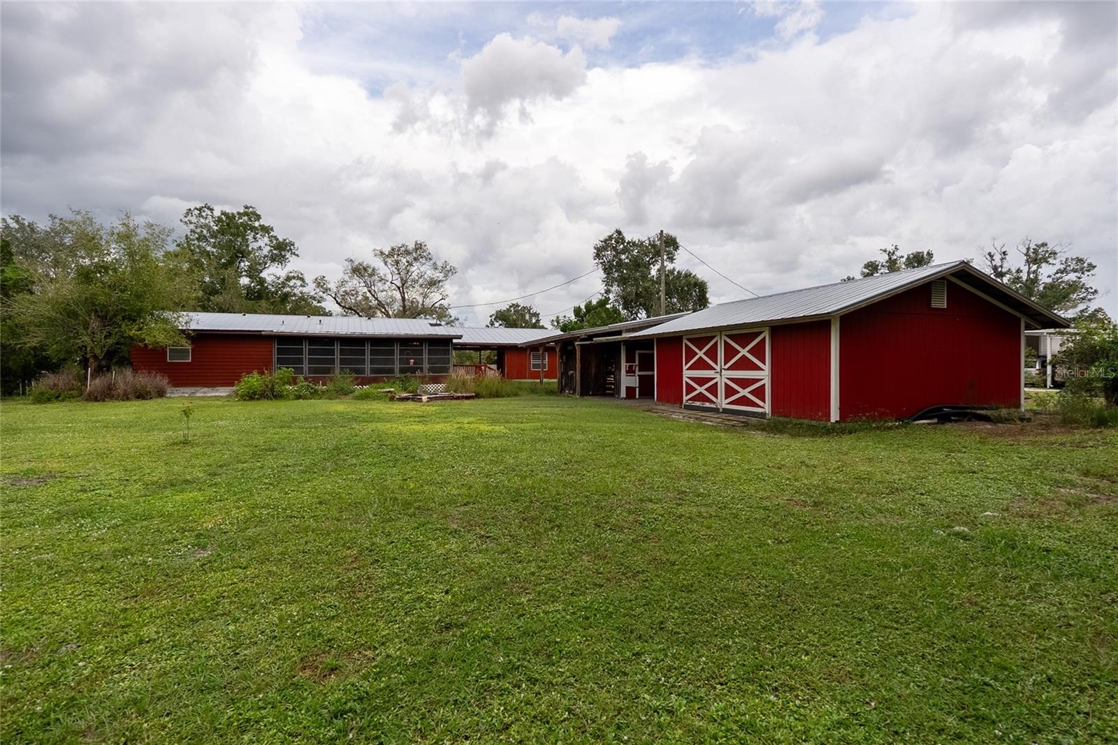 6443 Ne County Road 660 Property Photo 3