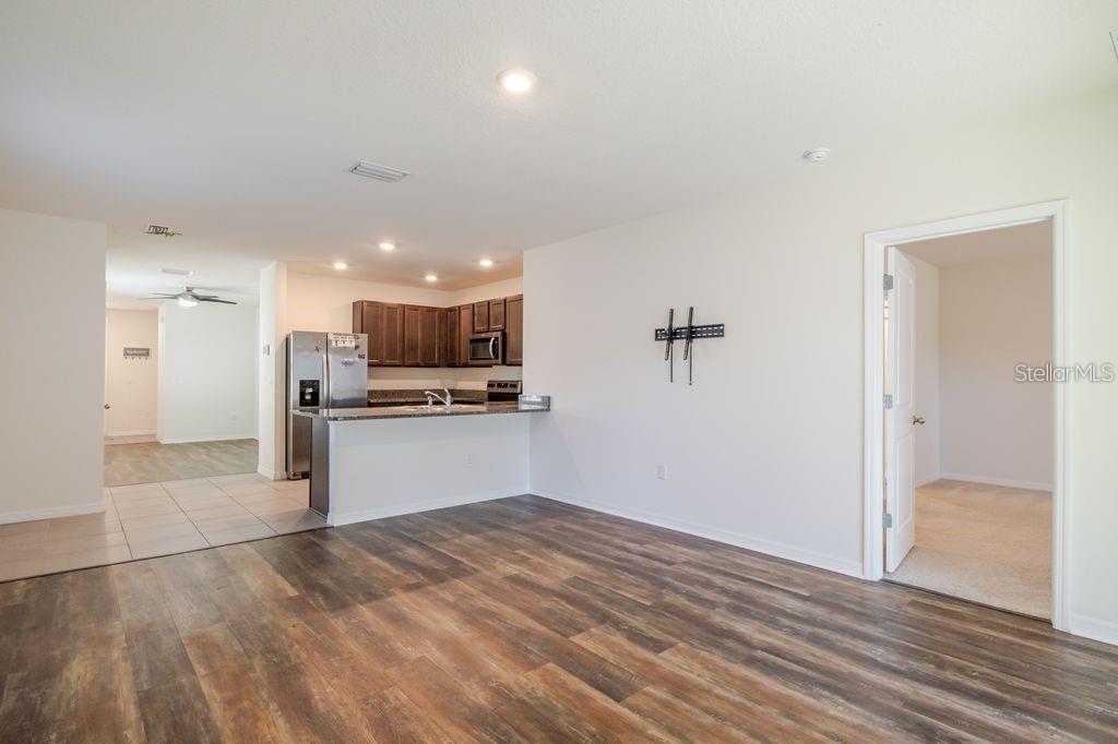10945 TRAILING VINE DR Property Photo 1