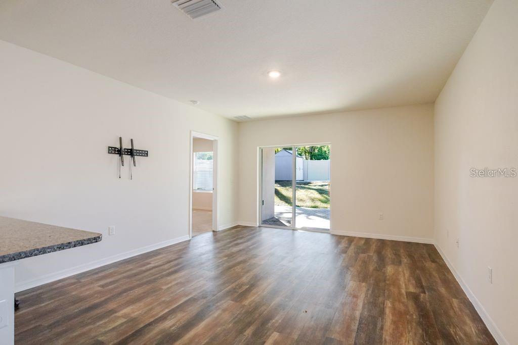 10945 Trailing Vine Dr Property Photo 8