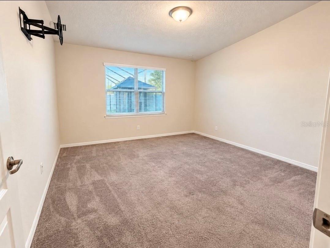 6566 Kenava Loop Property Photo 8