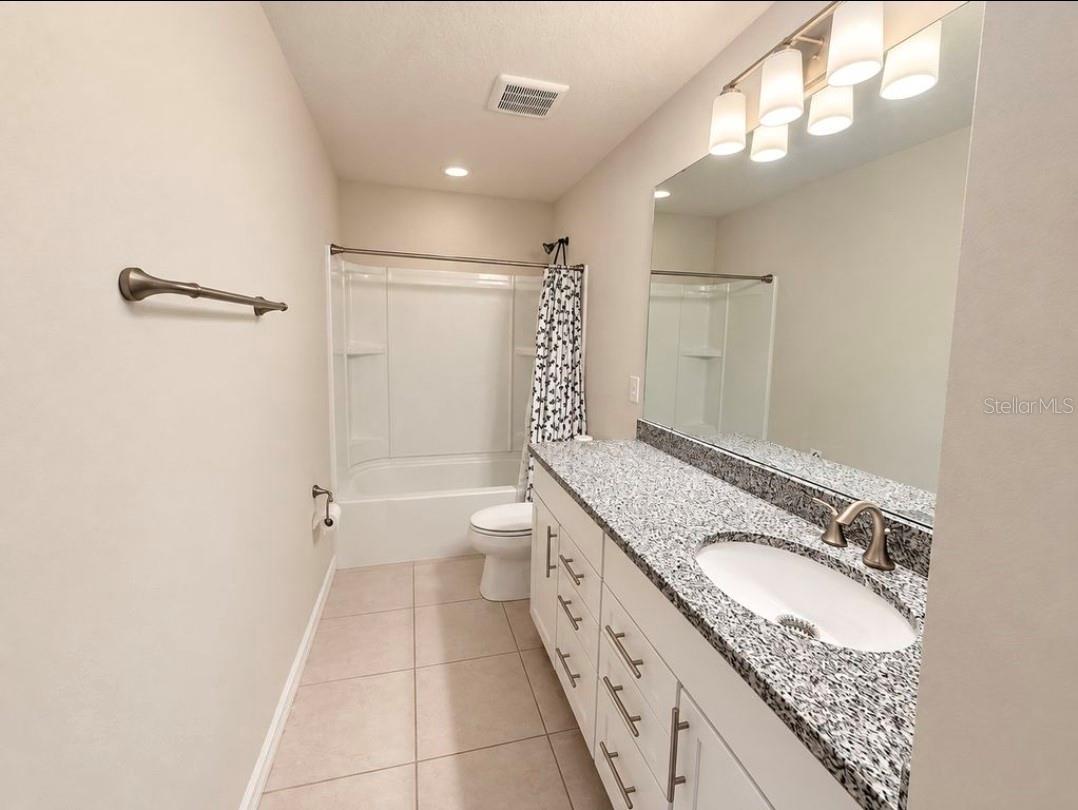 6566 Kenava Loop Property Photo 12