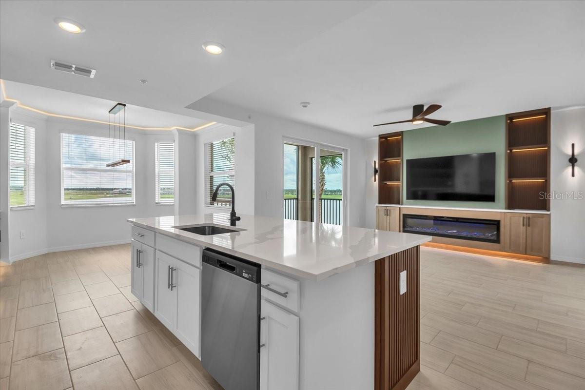 19116 Scallop Loop #306 Property Photo 6