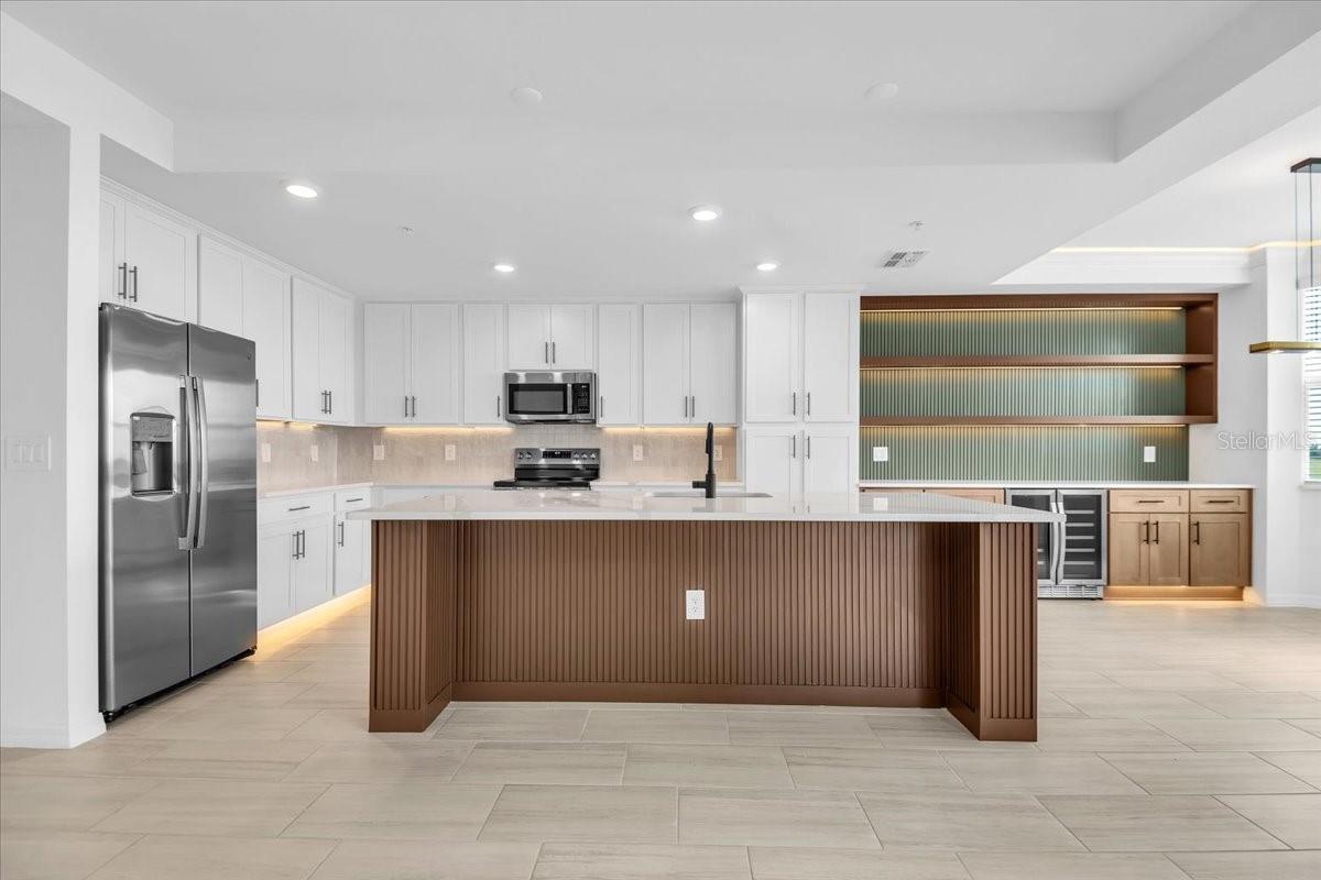 19116 Scallop Loop #306 Property Photo 12