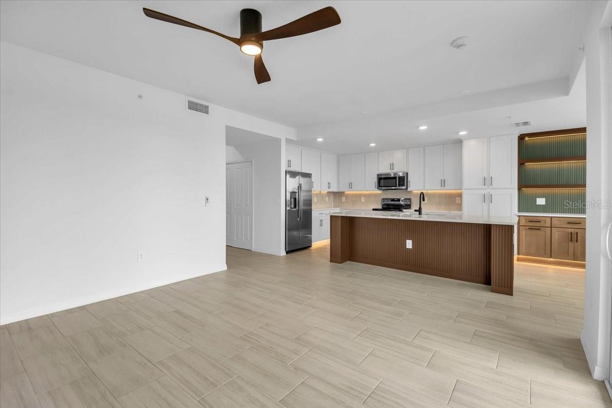19116 Scallop Loop #306 Property Photo 17