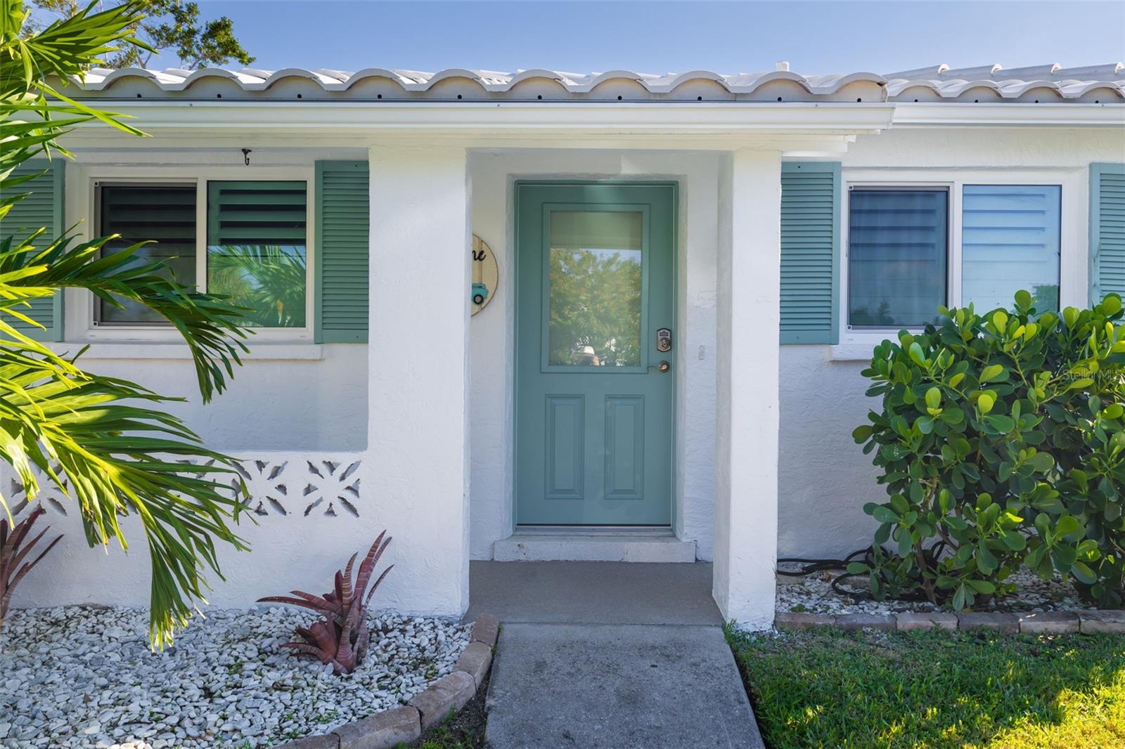 546 Spanish Dr S Property Photo 2