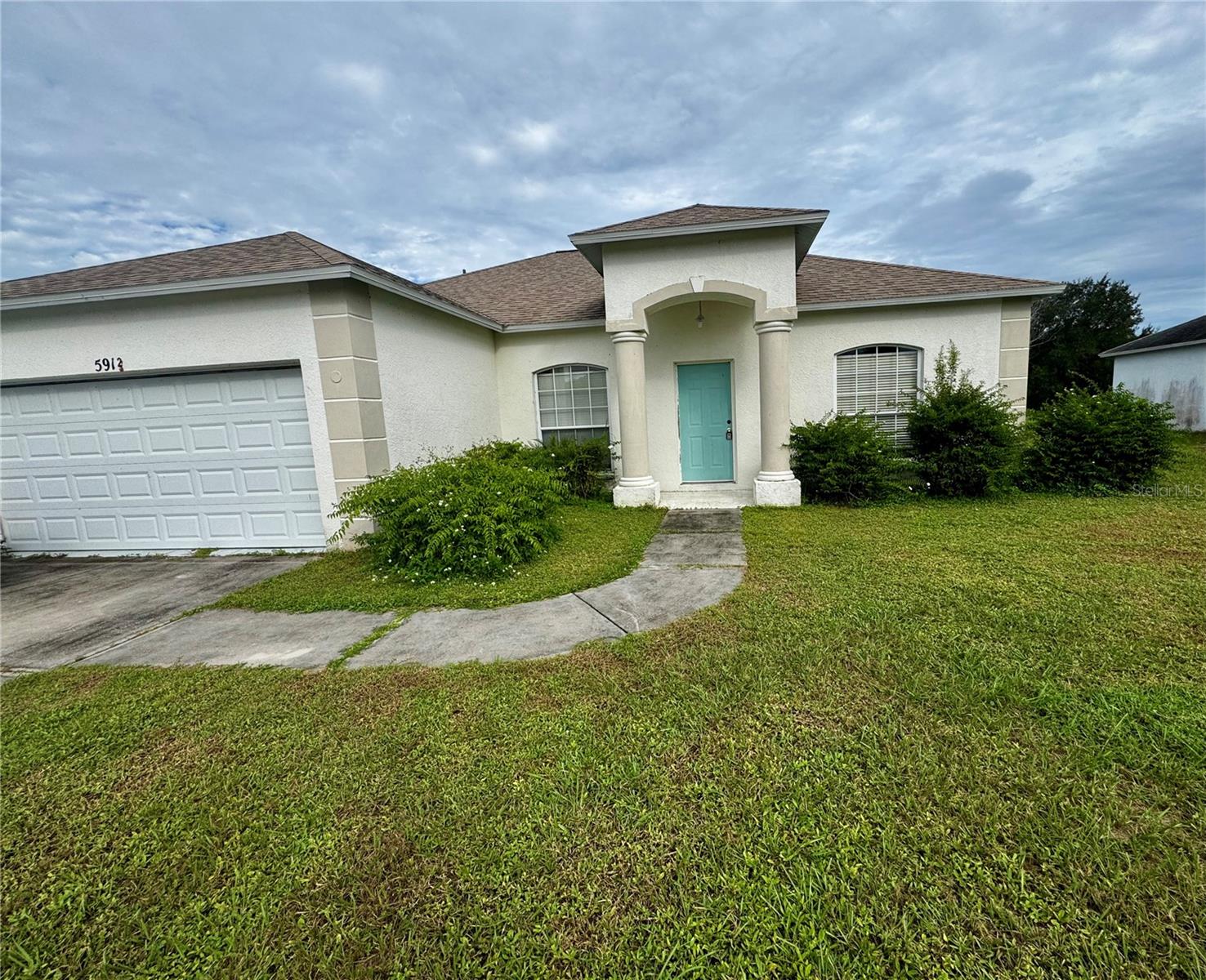 5912 33rd Dr E Property Photo 1