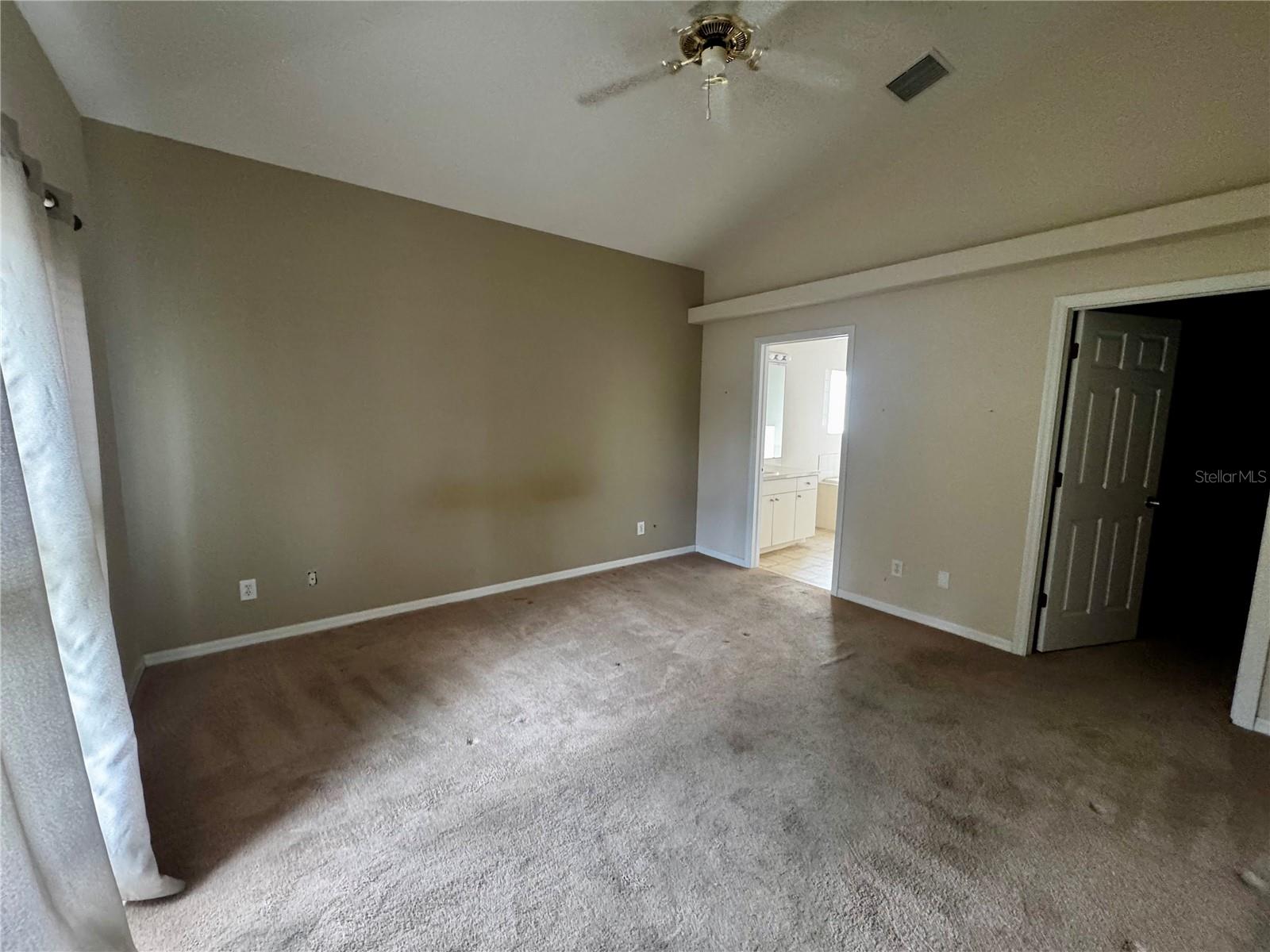 5912 33rd Dr E Property Photo 7