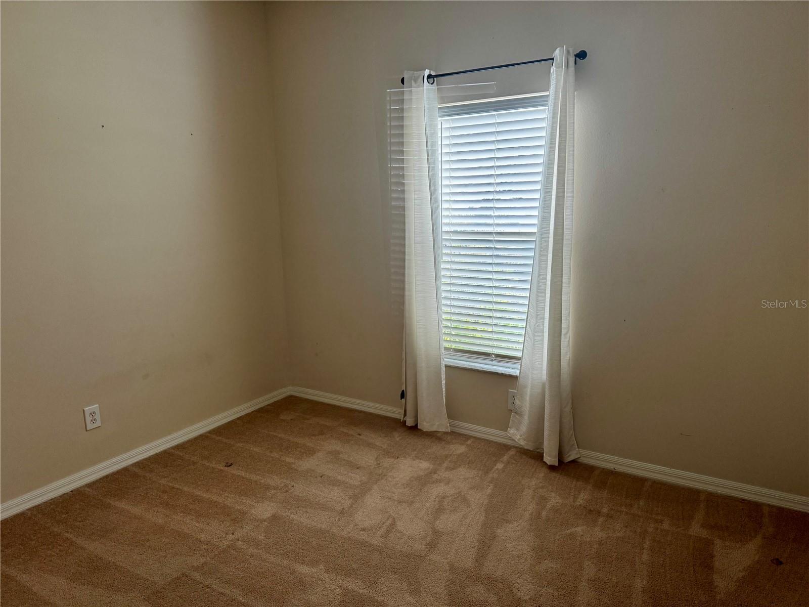 5912 33rd Dr E Property Photo 16