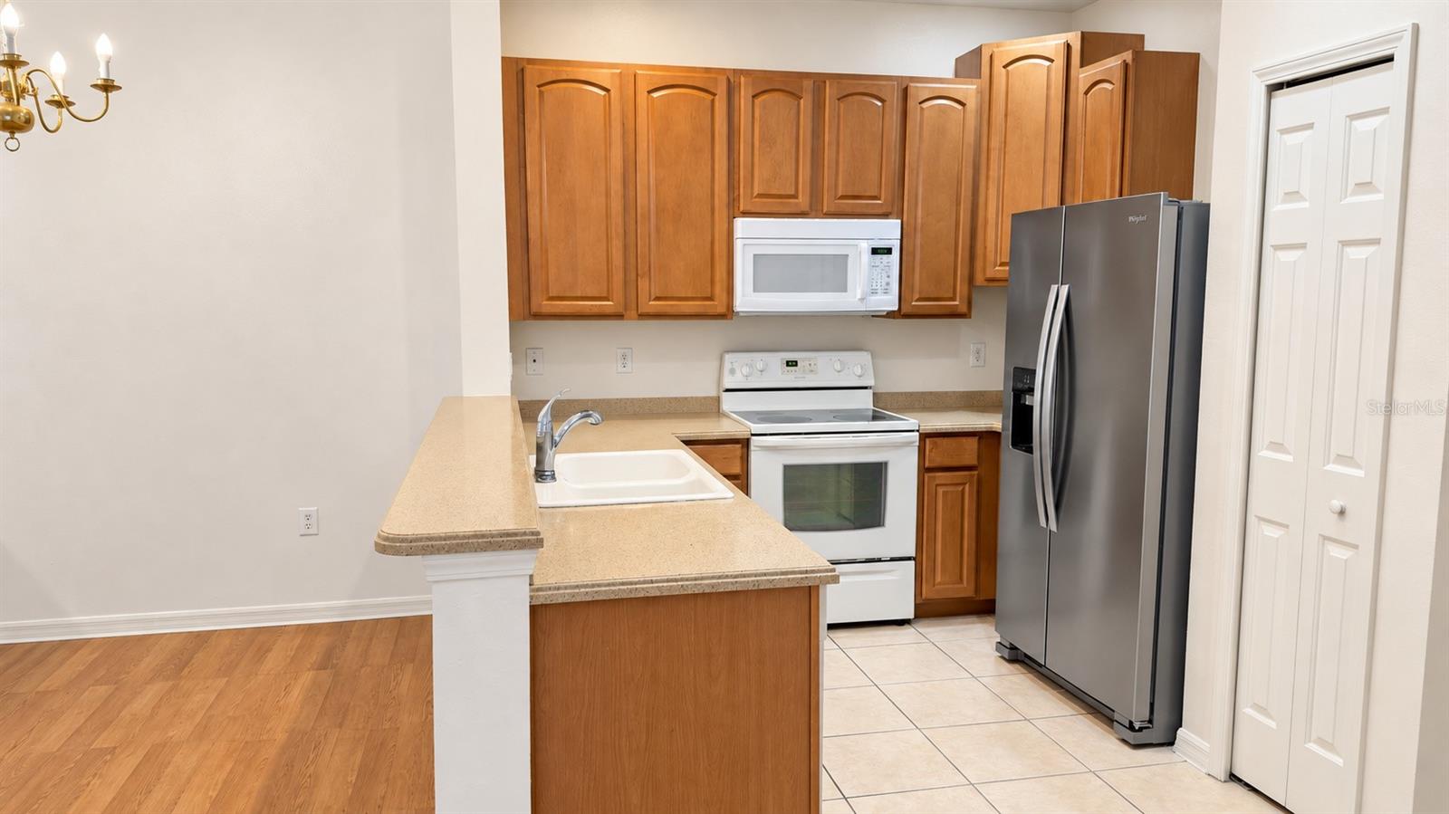 3554 Parkridge Cir #31-202 Property Photo 6
