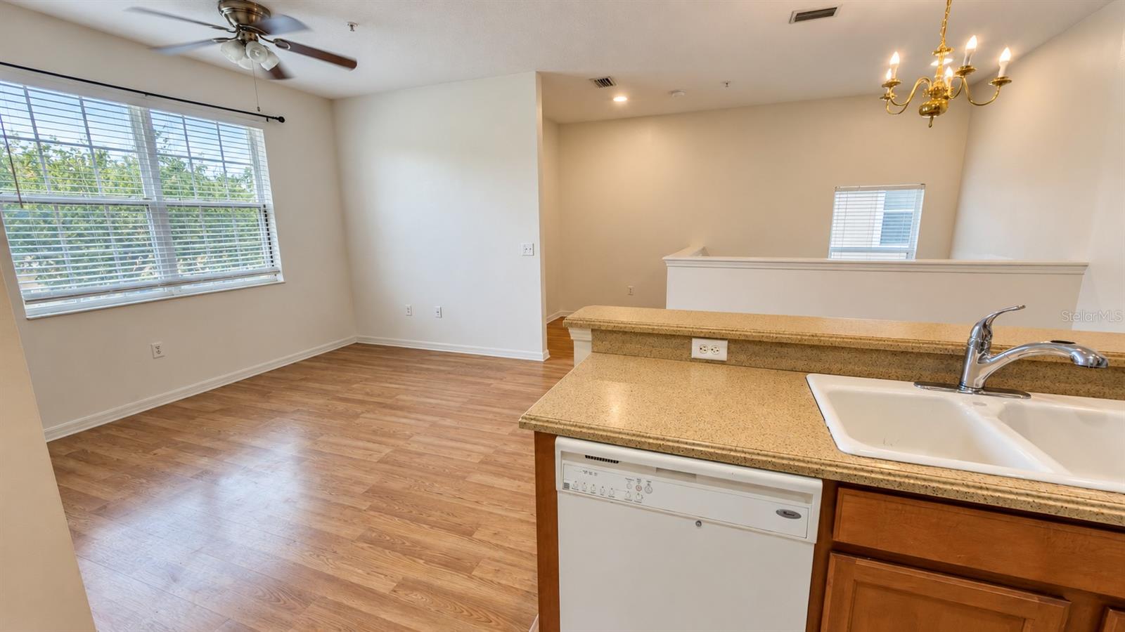 3554 Parkridge Cir #31-202 Property Photo 10