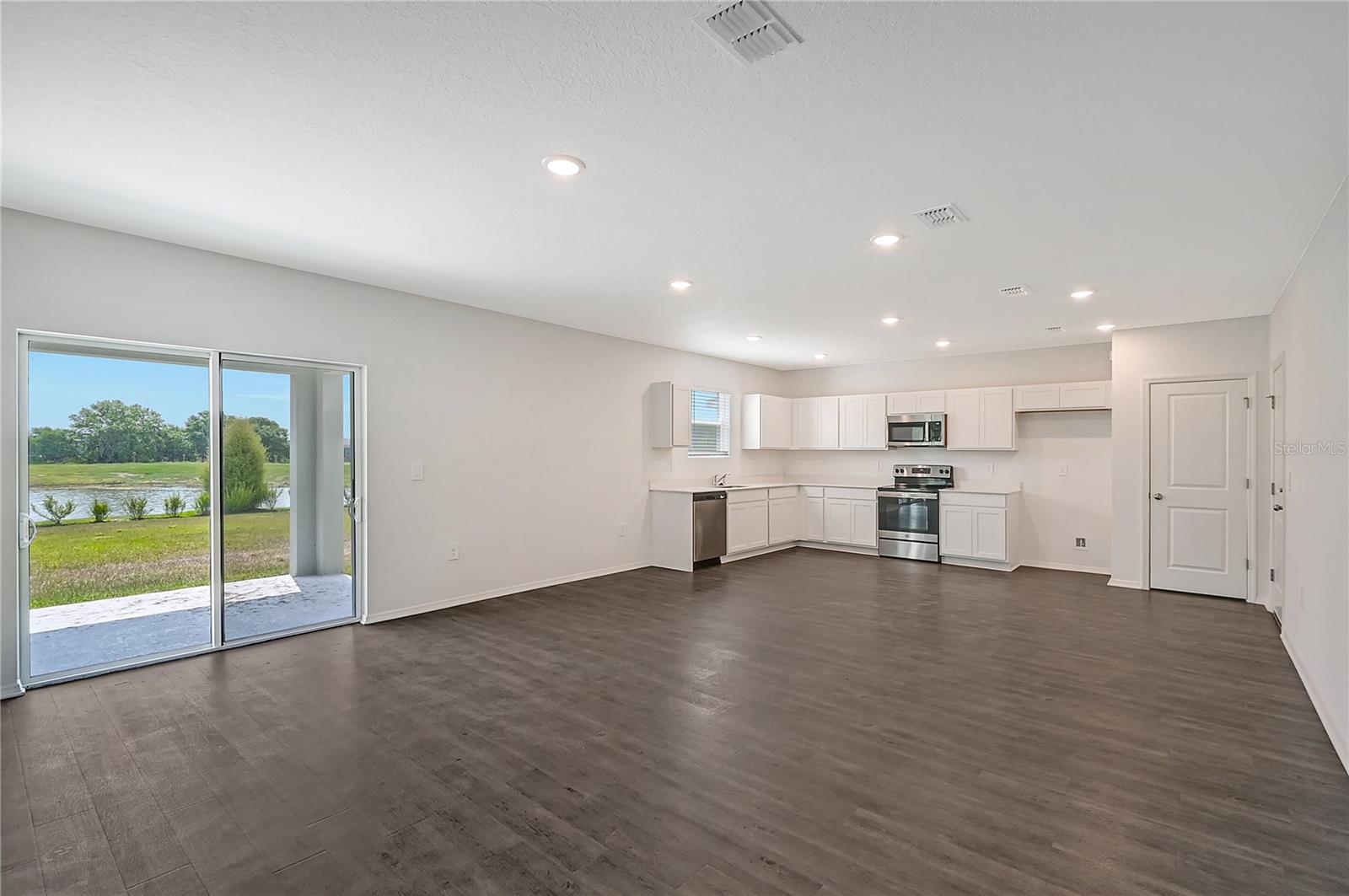 11410 Lake Louisa Ter Property Photo 4