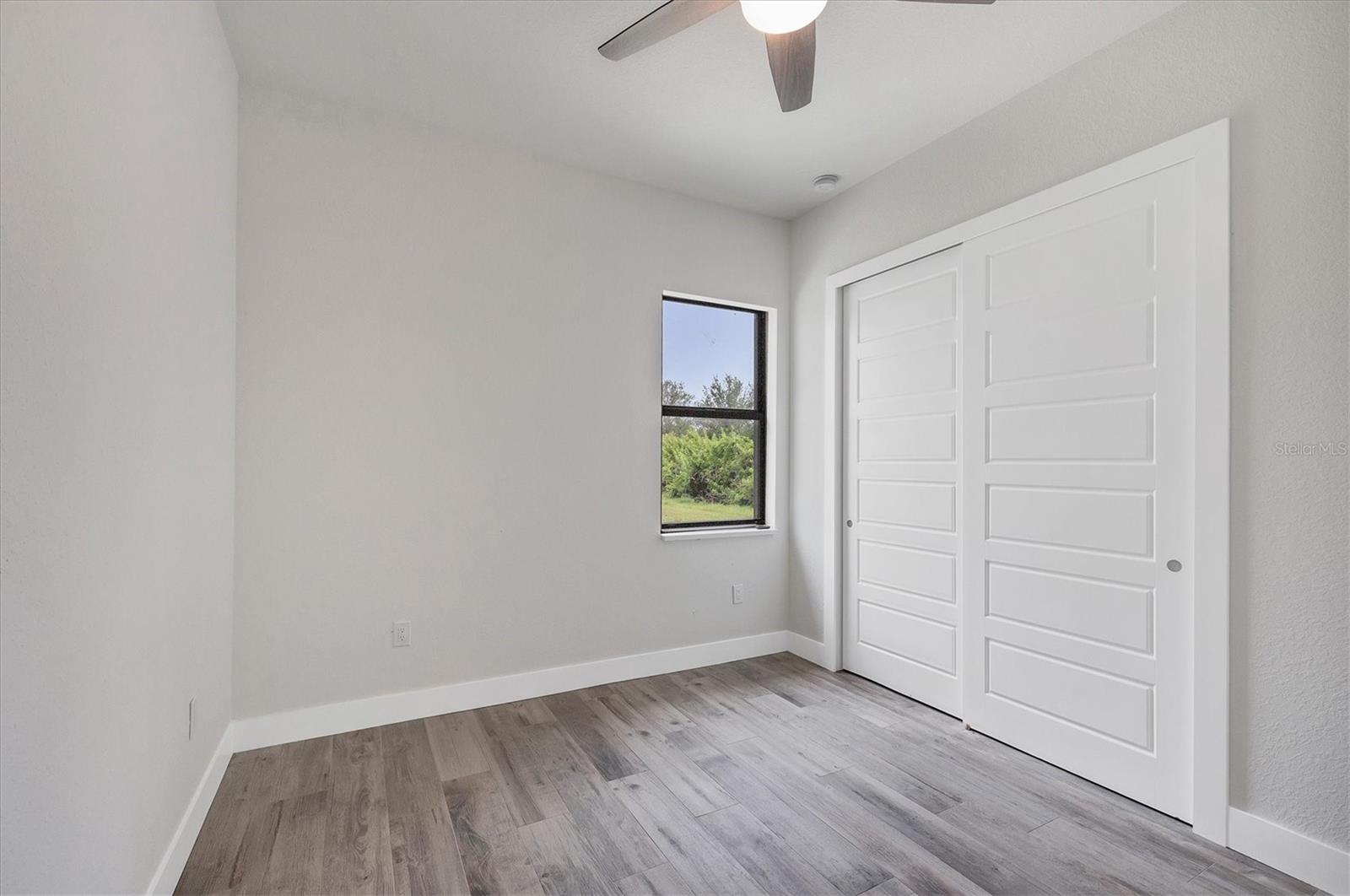 200 Redwood Rd Property Photo 24