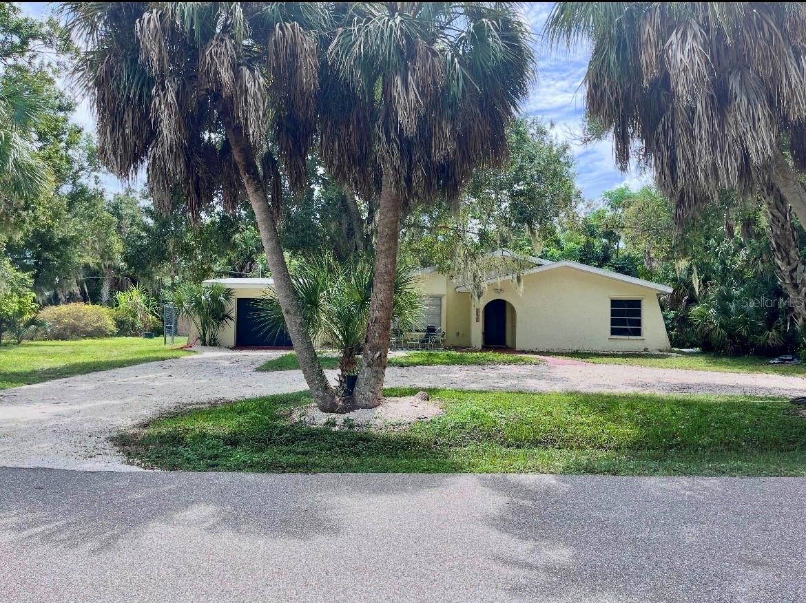 22215 Oneida Ave Property Photo