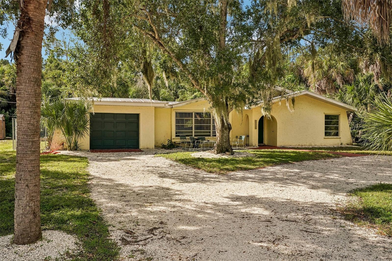 22215 Oneida Ave Property Photo 1