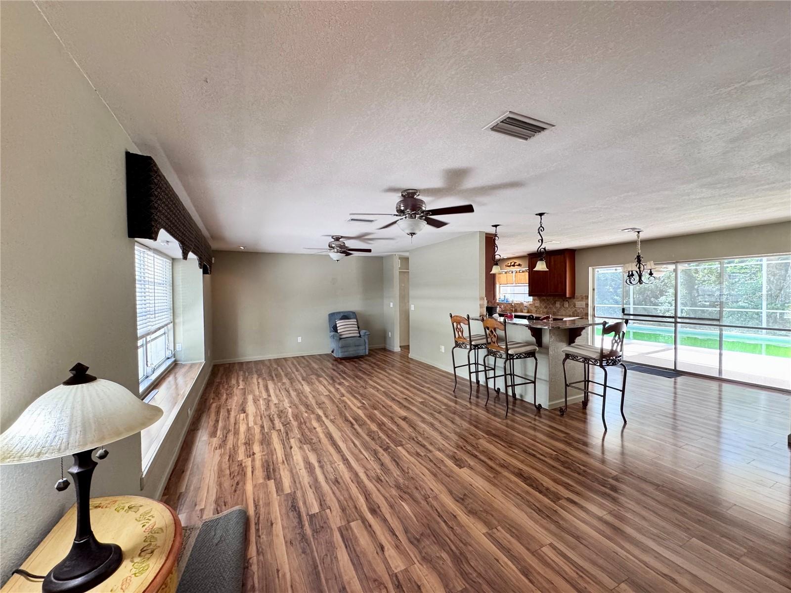 22215 Oneida Ave Property Photo 7