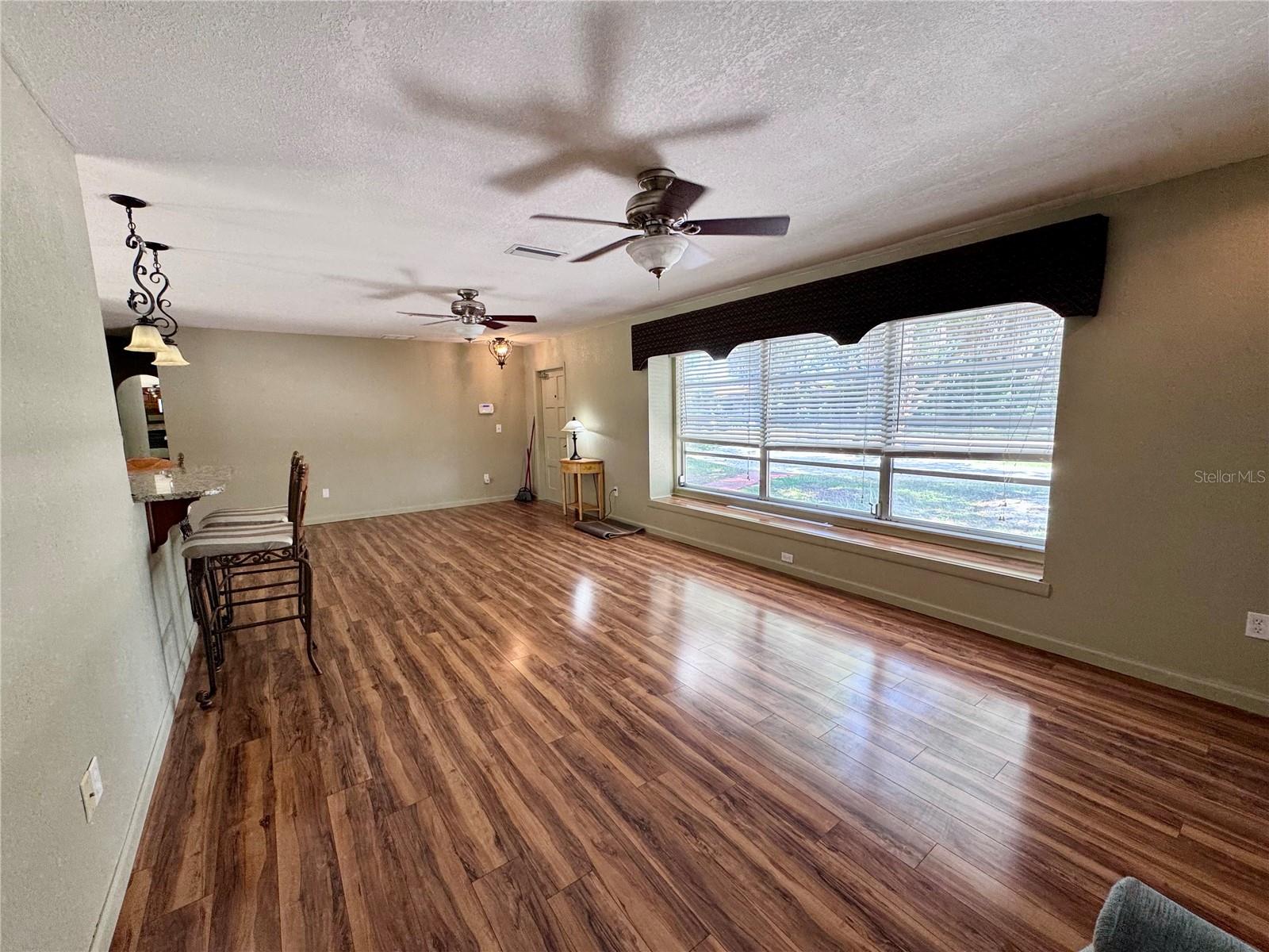 22215 Oneida Ave Property Photo 8