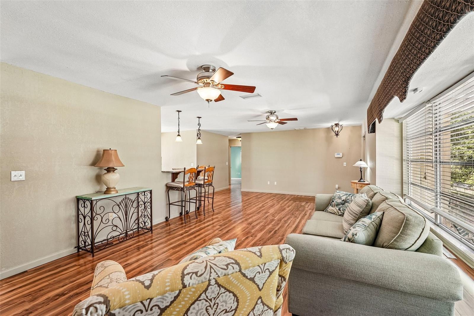 22215 Oneida Ave Property Photo 8