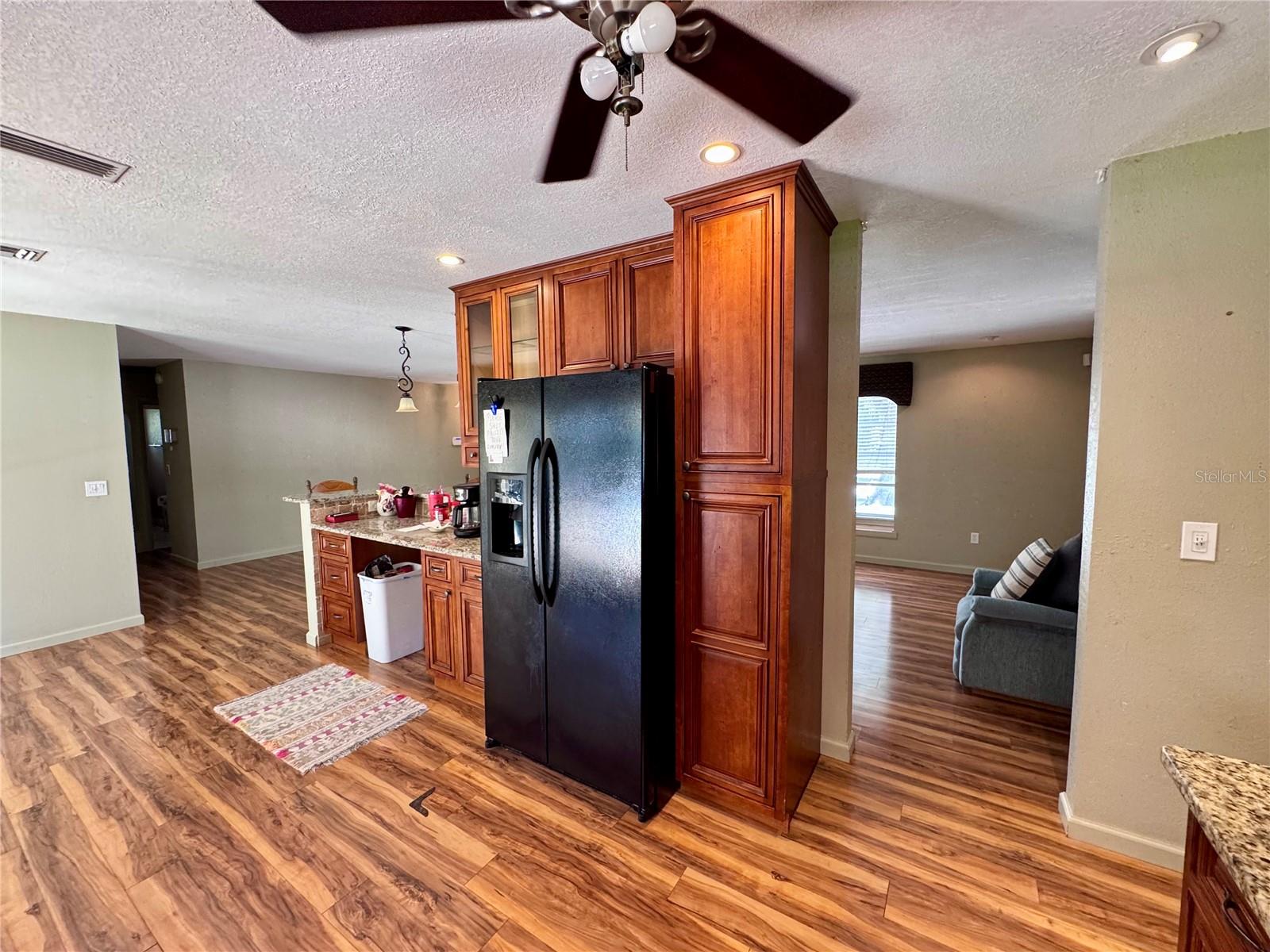 22215 Oneida Ave Property Photo 10