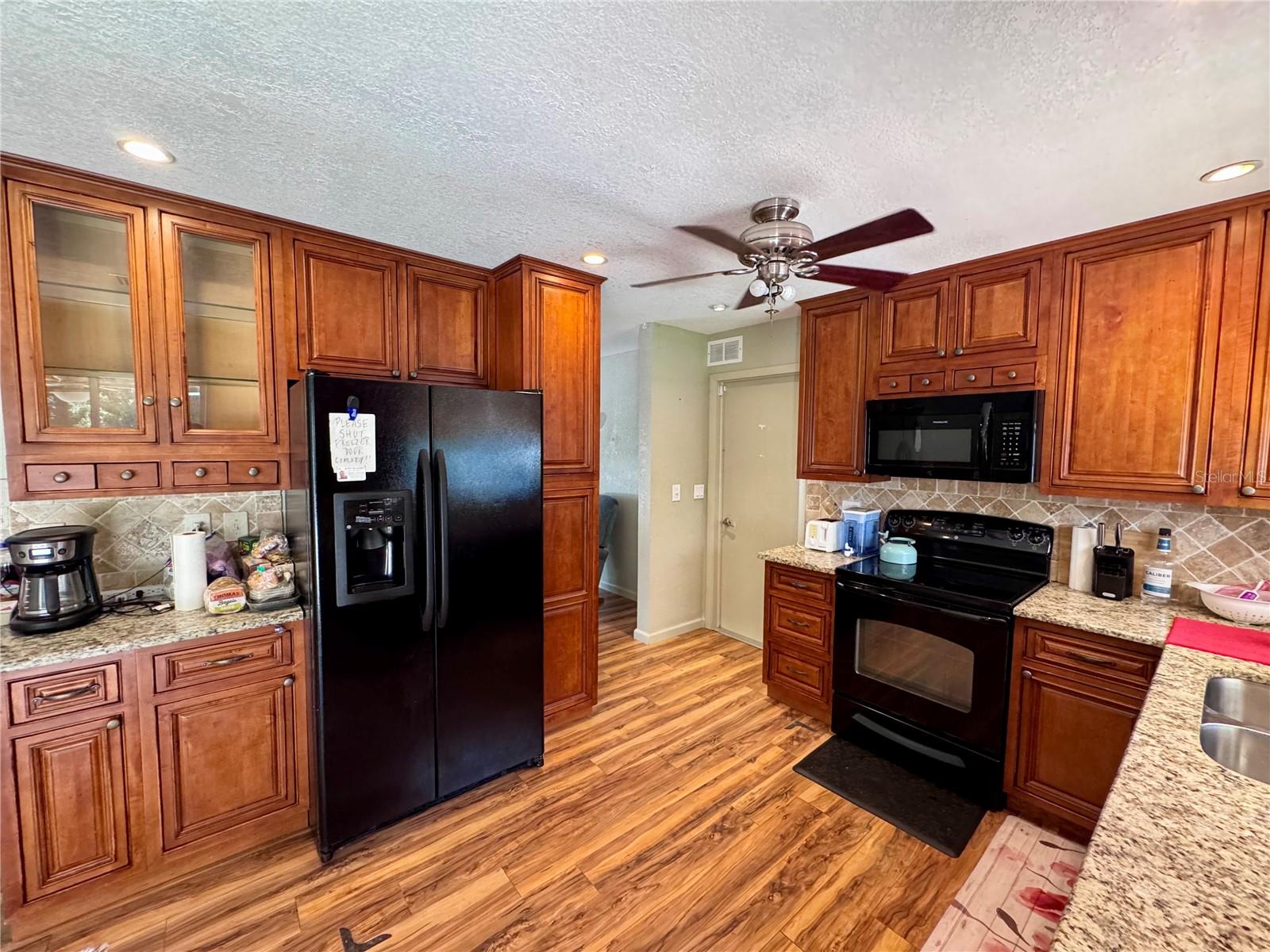 22215 Oneida Ave Property Photo 12