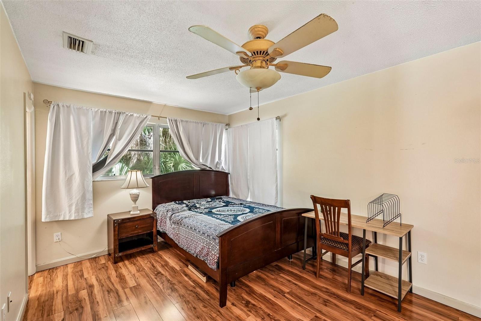 22215 Oneida Ave Property Photo 16
