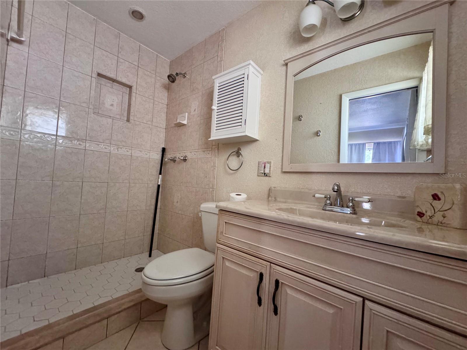 22215 Oneida Ave Property Photo 18