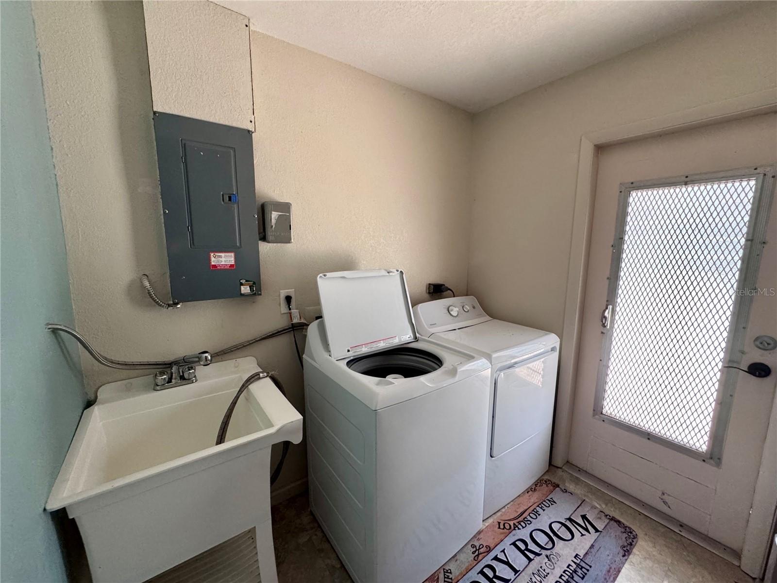 22215 Oneida Ave Property Photo 23