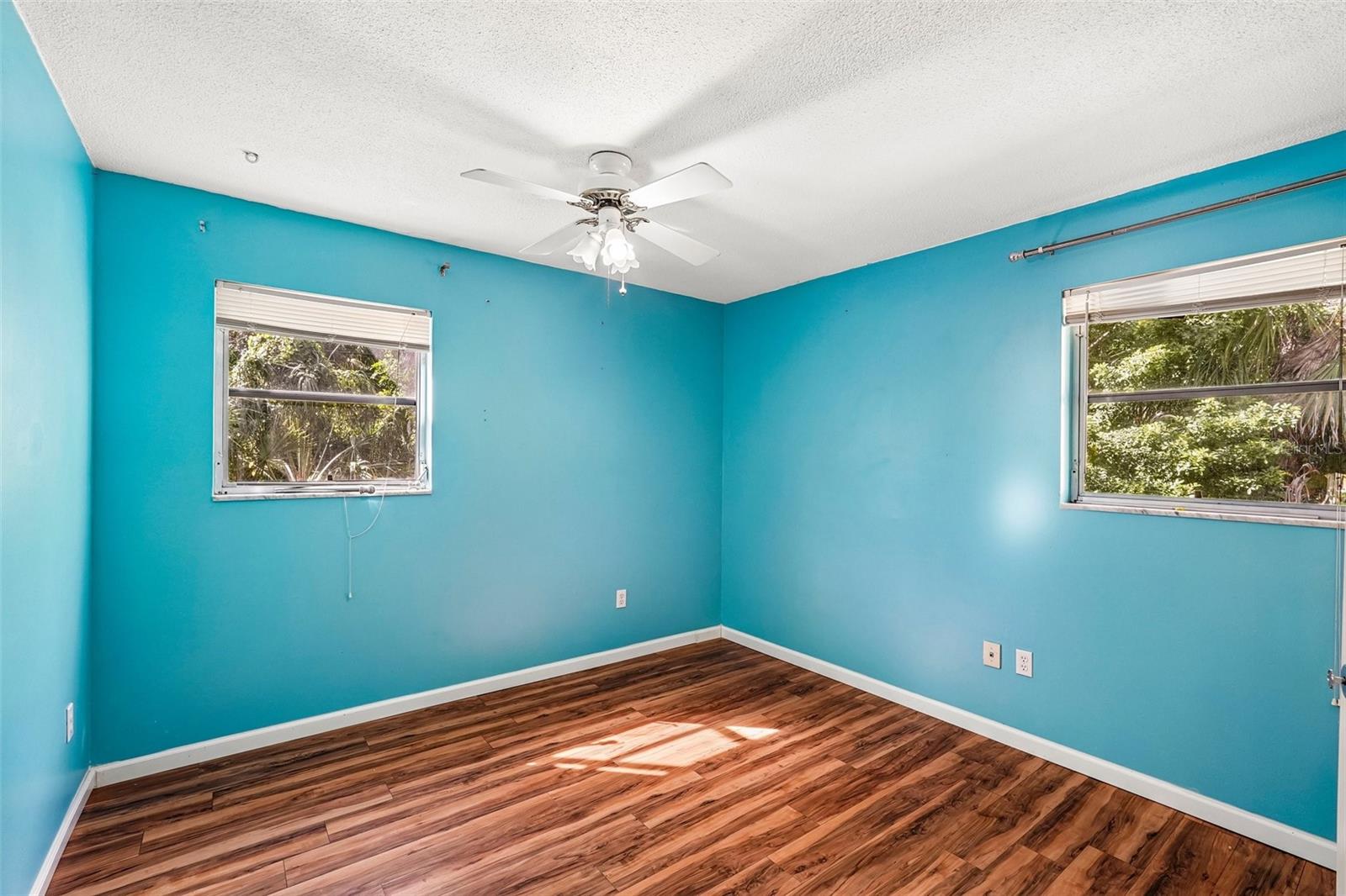 22215 Oneida Ave Property Photo 24